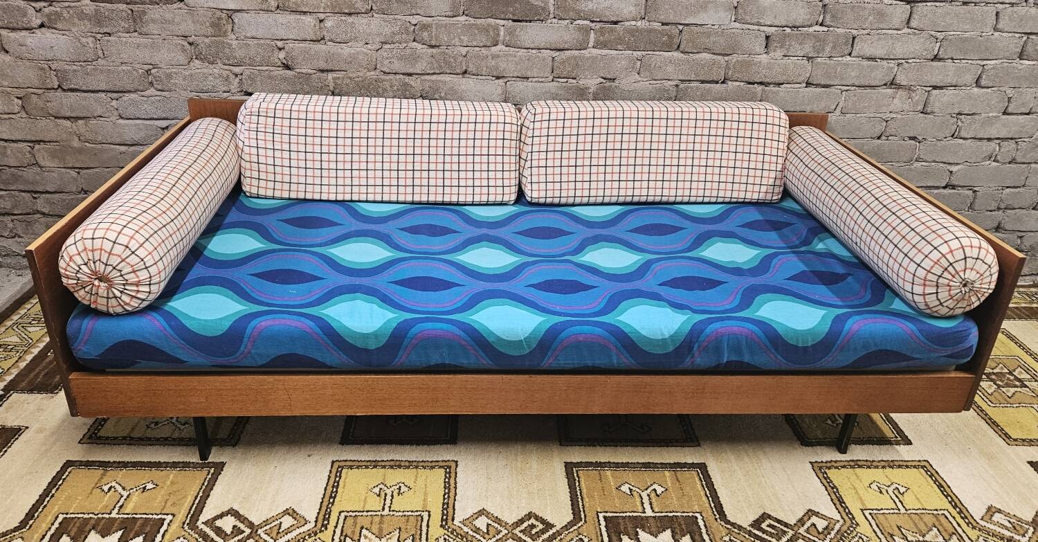 Vintage 1970s daybed
