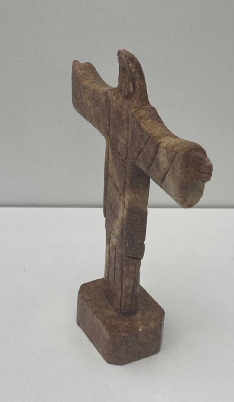 Statue Christ Rédempteur en Pierre Taillée – Sculpture Artisanale