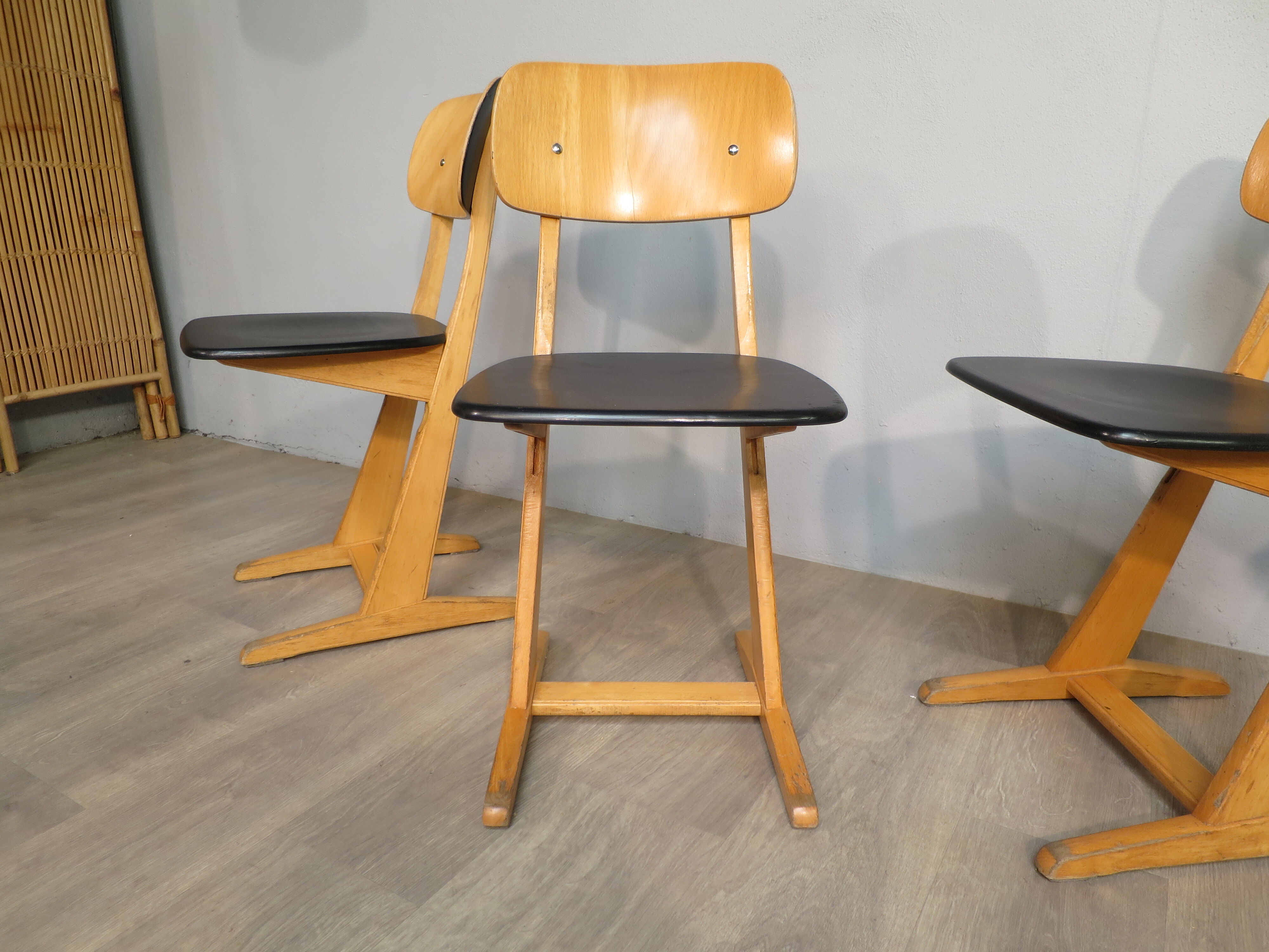 Set of 4 casala chairs 60 adult