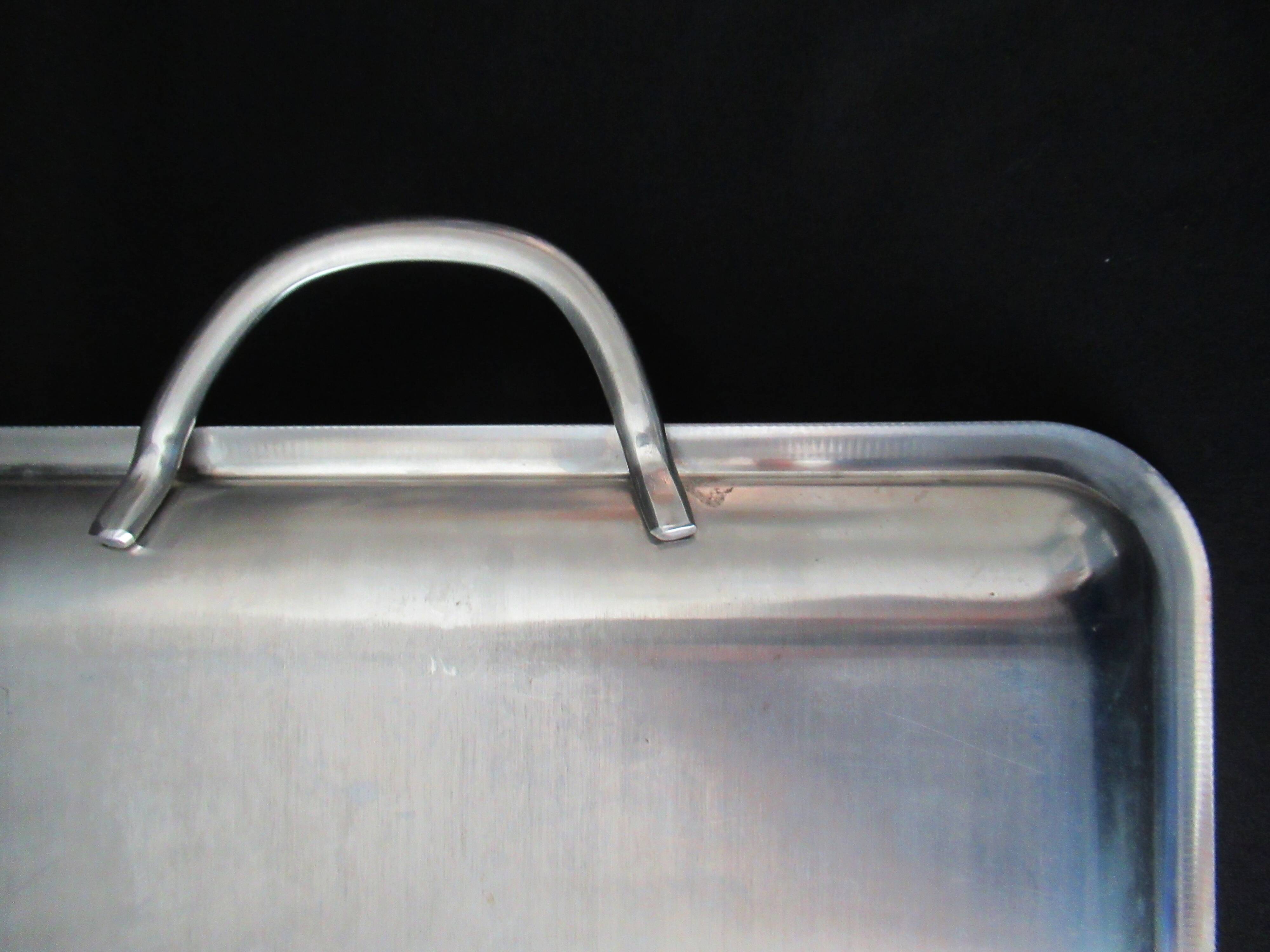 Plateau rectangulaire en métal par Remy Létang