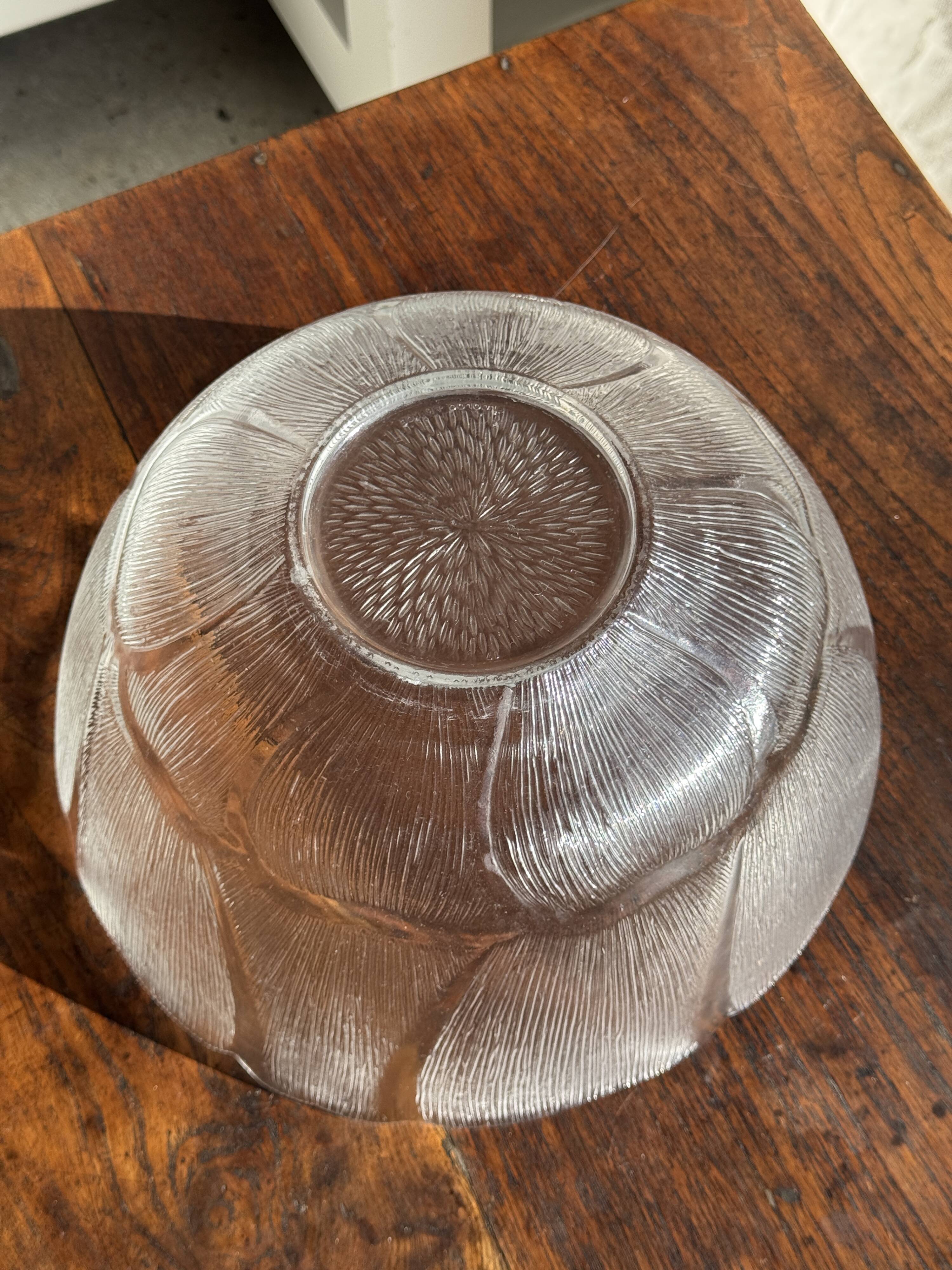 Very large vintage salad bowl with a stylised flower petal pattern H14.5