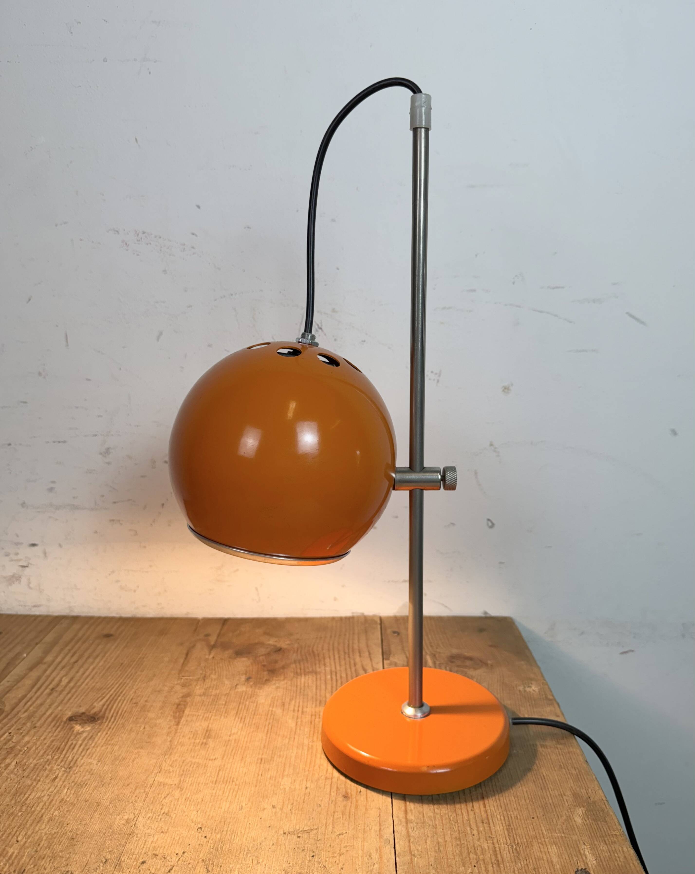 Lampe de table hongroise orange vintage d'Elektrofem, années 1970