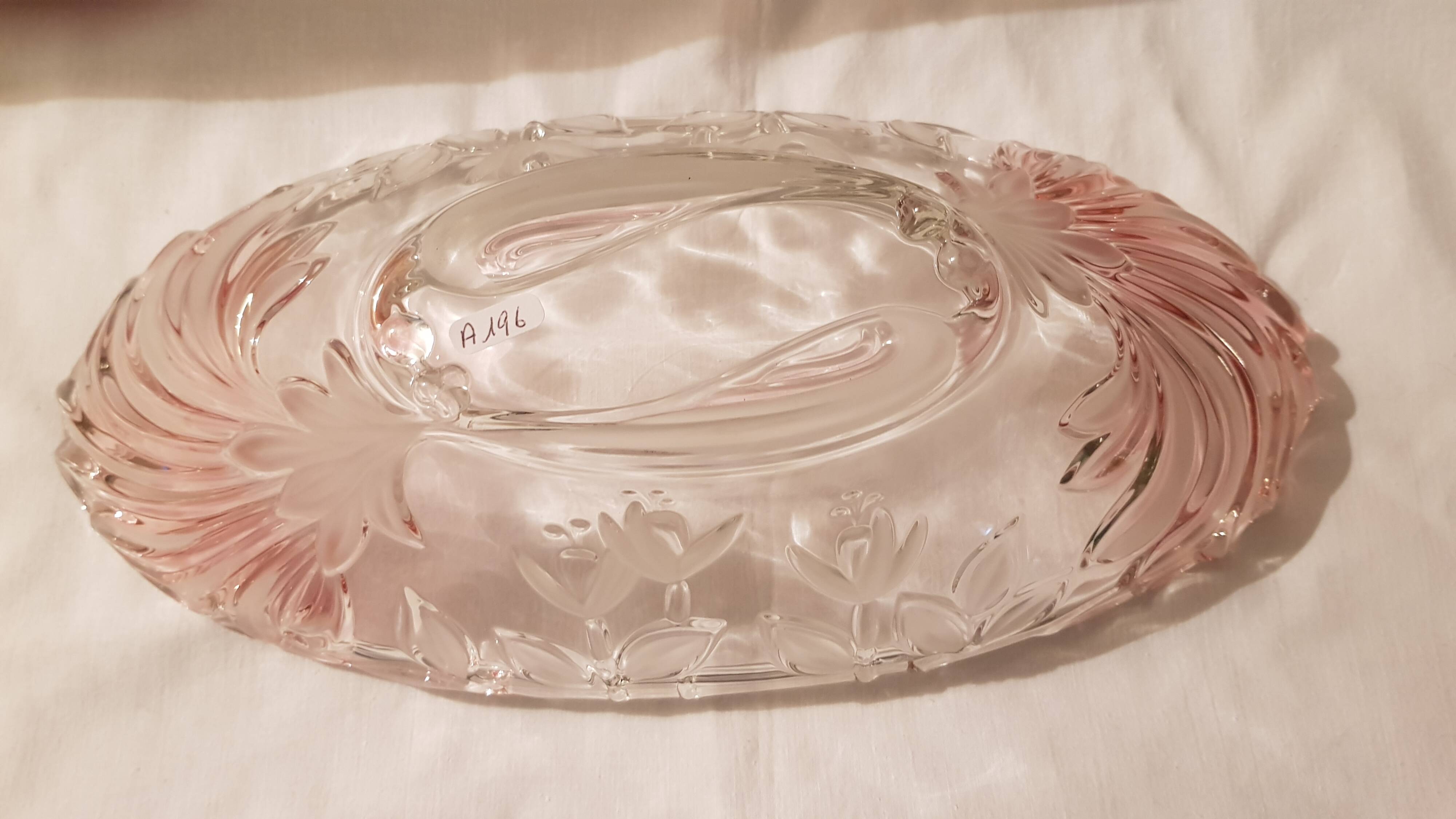 Oval bowl in crystal and frosted glass, pink and frosted.