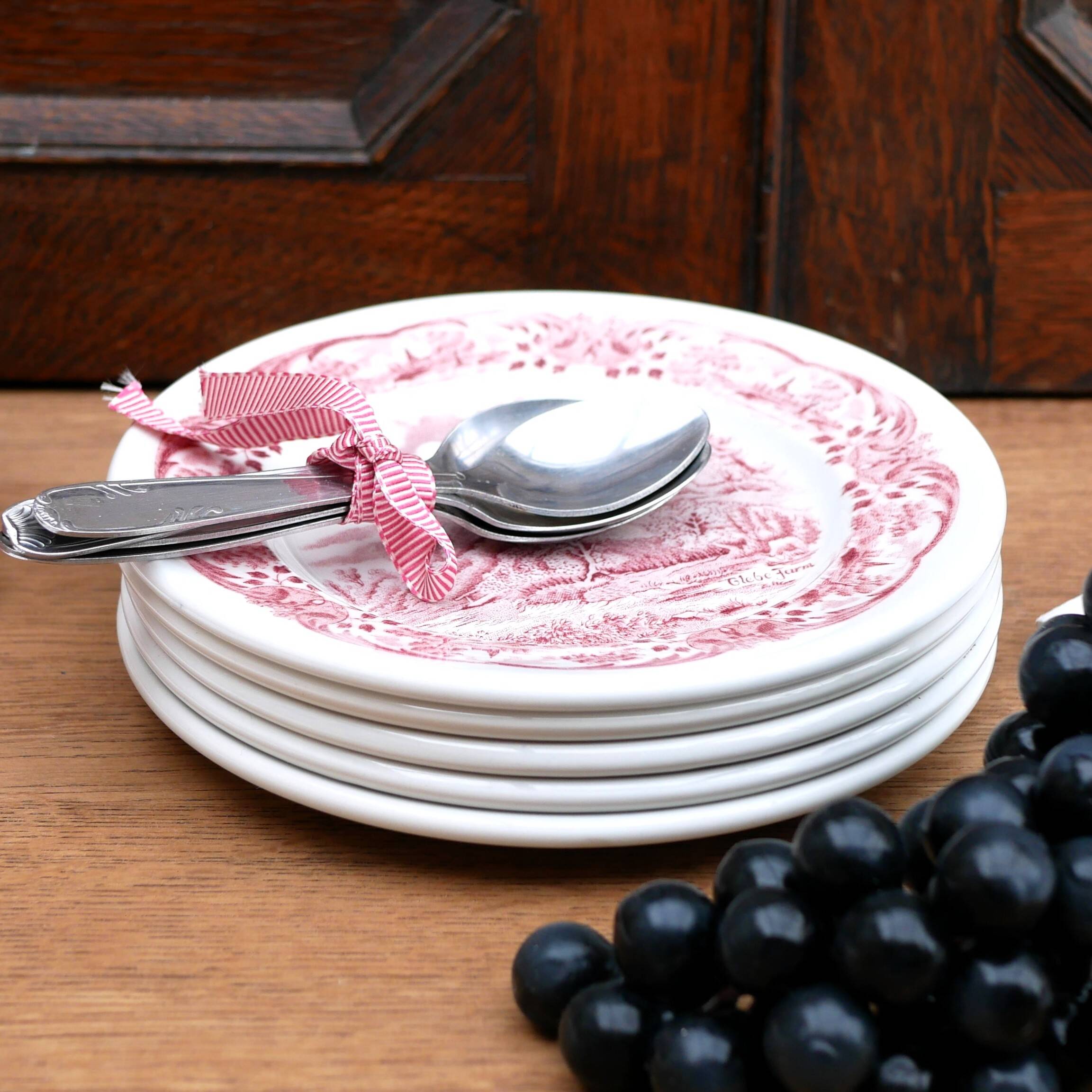 5 assiettes à dessert rouges et blanches en grès de W H Grindley