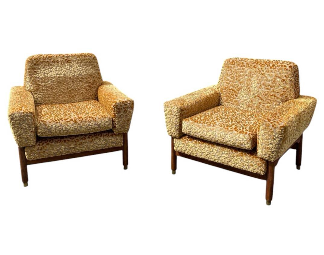 Pair of Saporiti armchairs