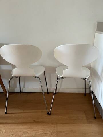 Pair of authentic FRITZ HANSEN/ARNE JACOBSEN Ant chairs