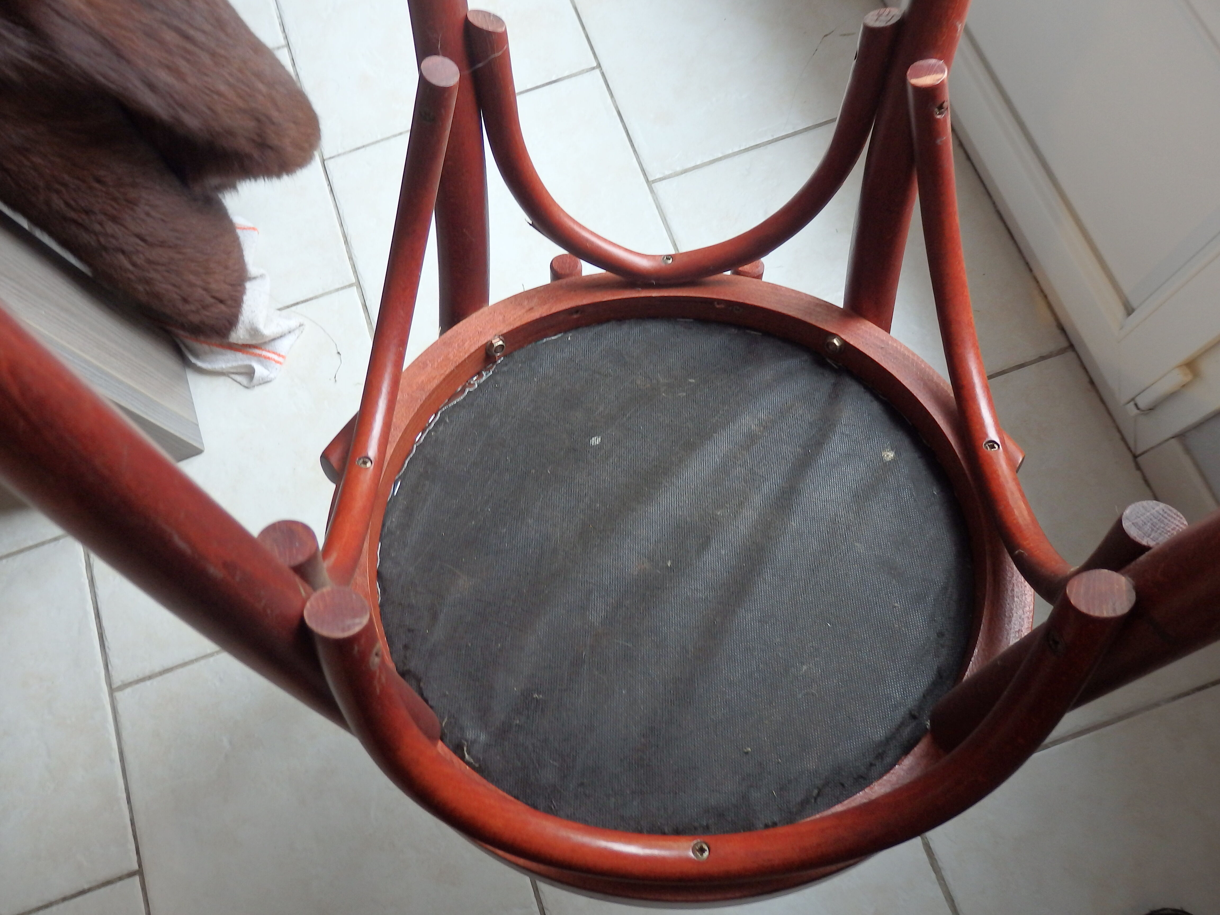 Curved wood bistro chair