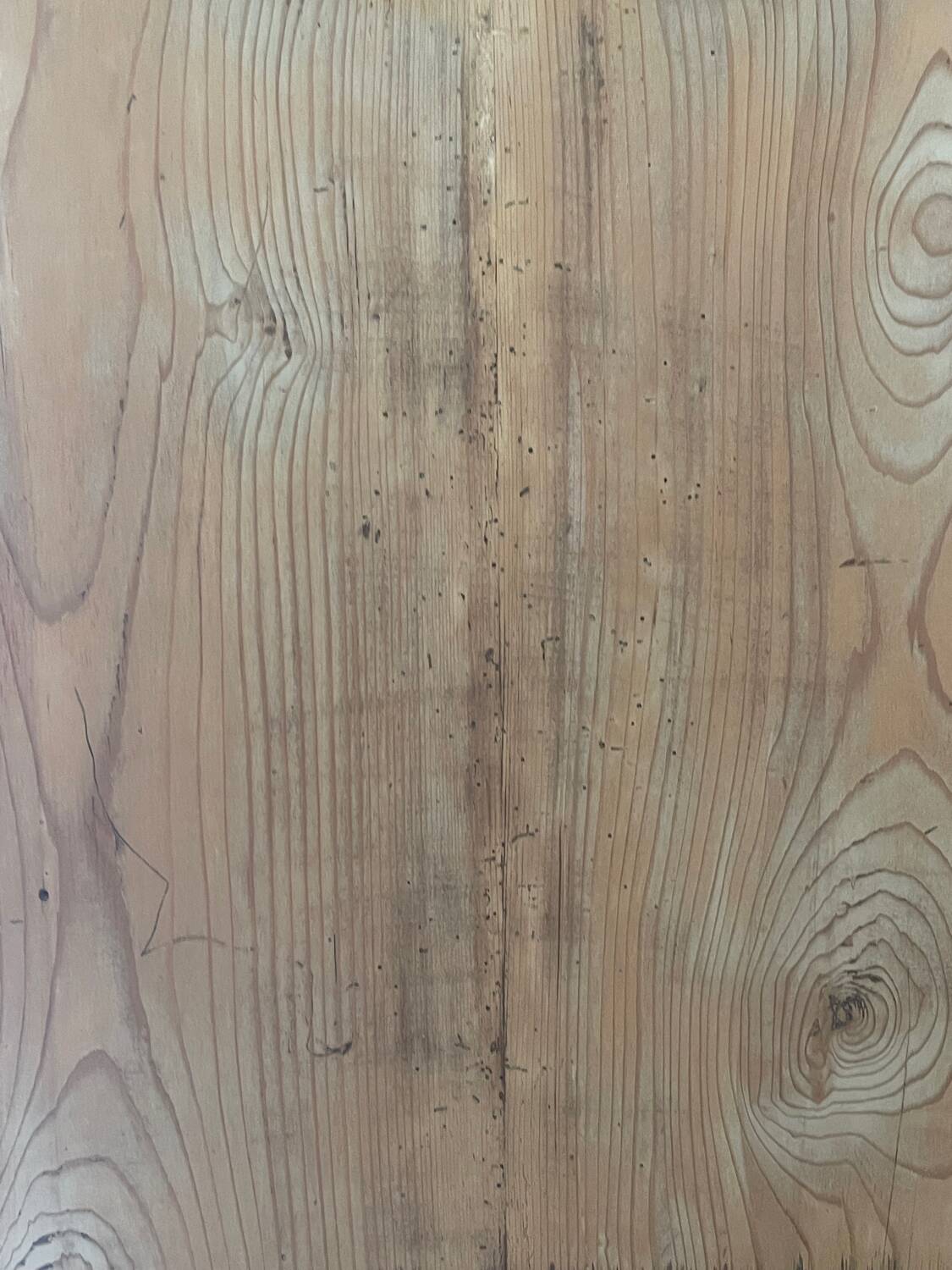 Raw wood bonnetière