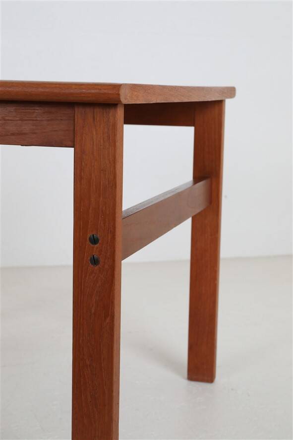 Illum Wikkelsø / Niels Eilersen “Capella” teak side table / 1960s / Danish modern design