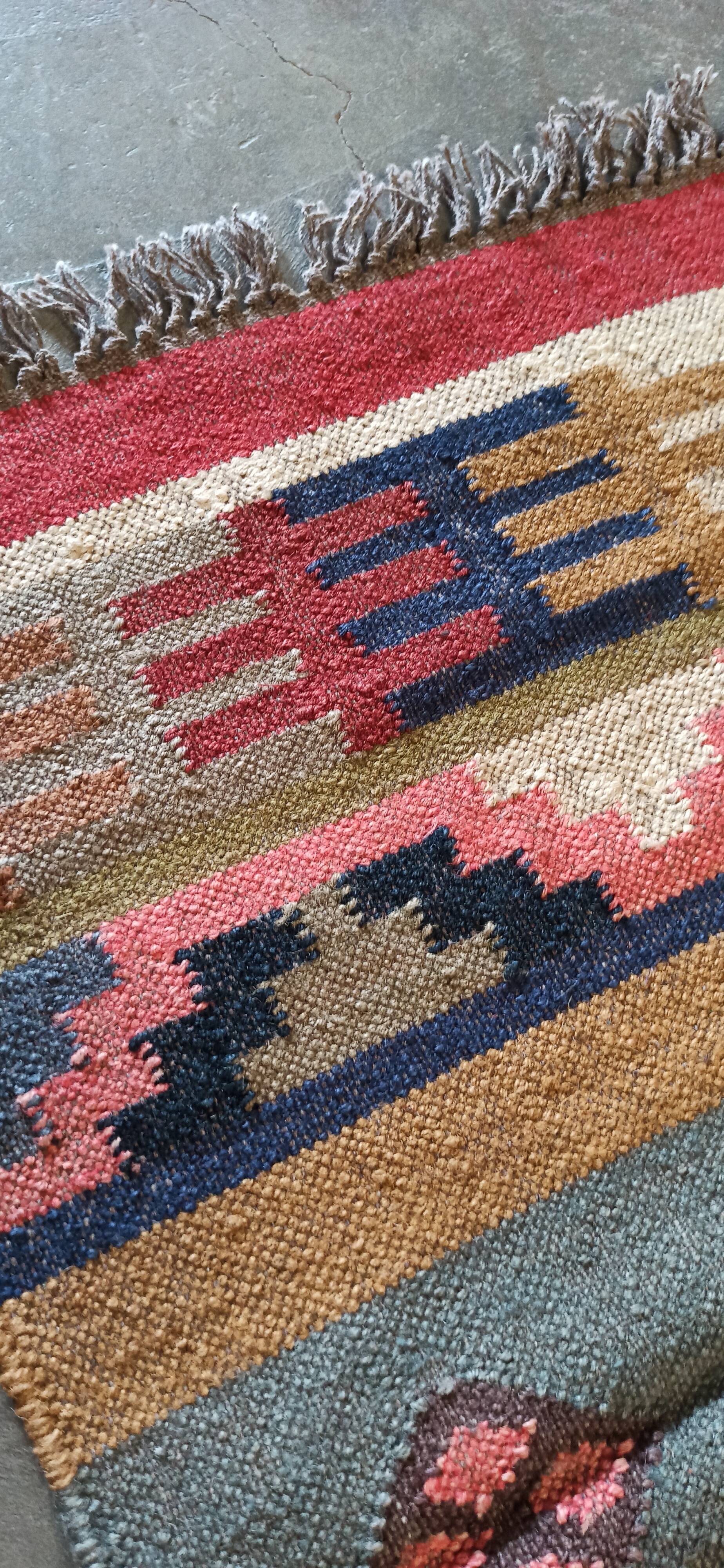 Kilim carpet in burlap and cotton. 60cm x 100cm