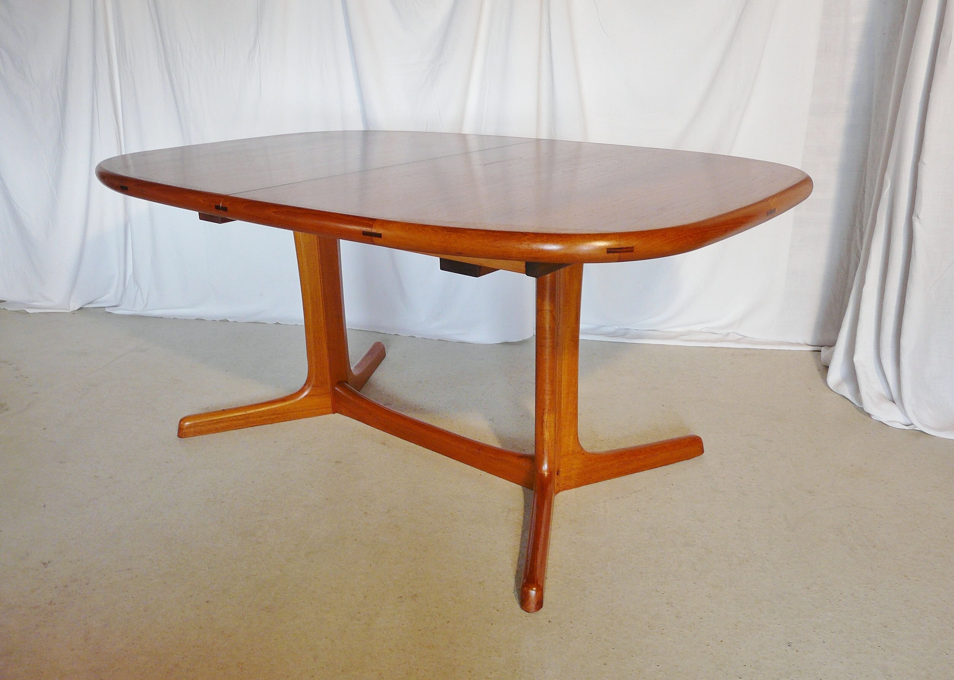 Mr. Larsen Laurits blond teak Scandinavian extensible table