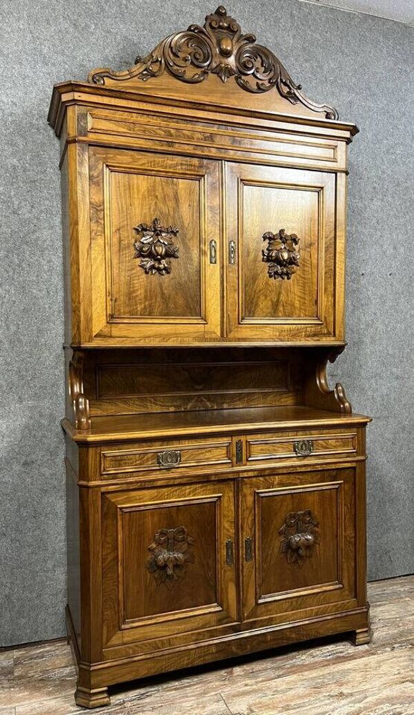 Buffet deux corps époque Louis Philippe en noyer blond vers 1830