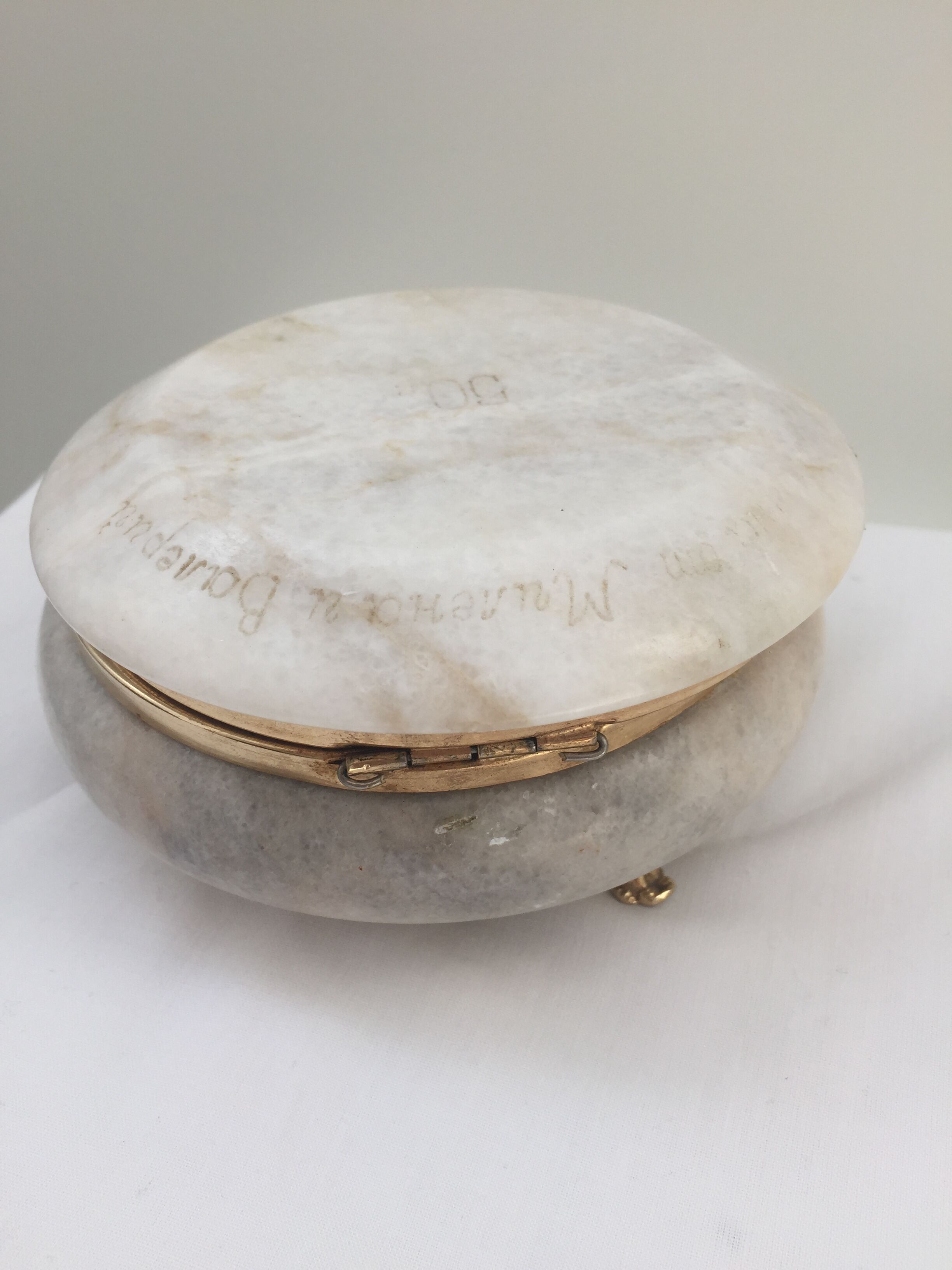 Lot of white marble object - 2 boxes and 1 candlestick