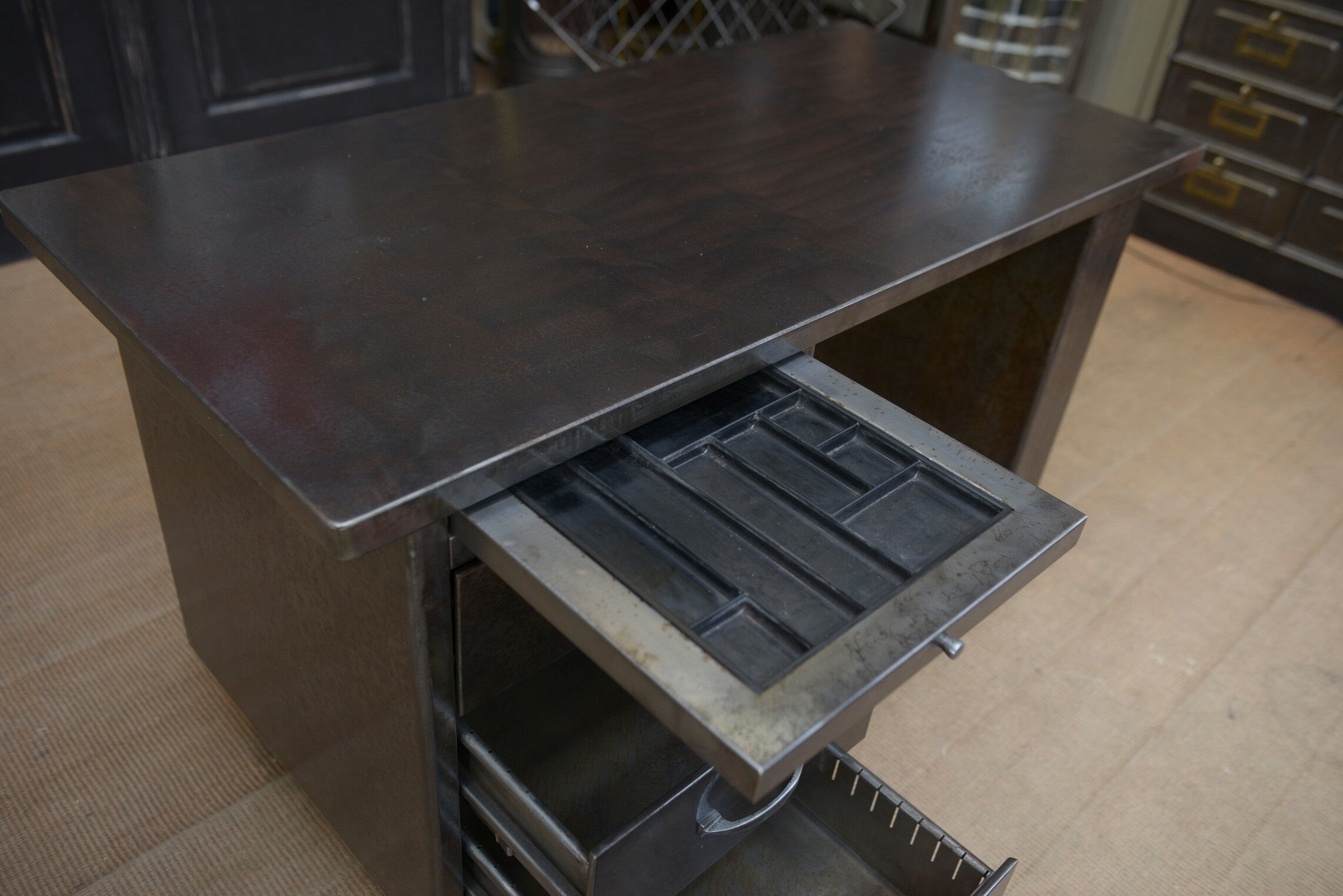 Bureau en métal industriel 1950