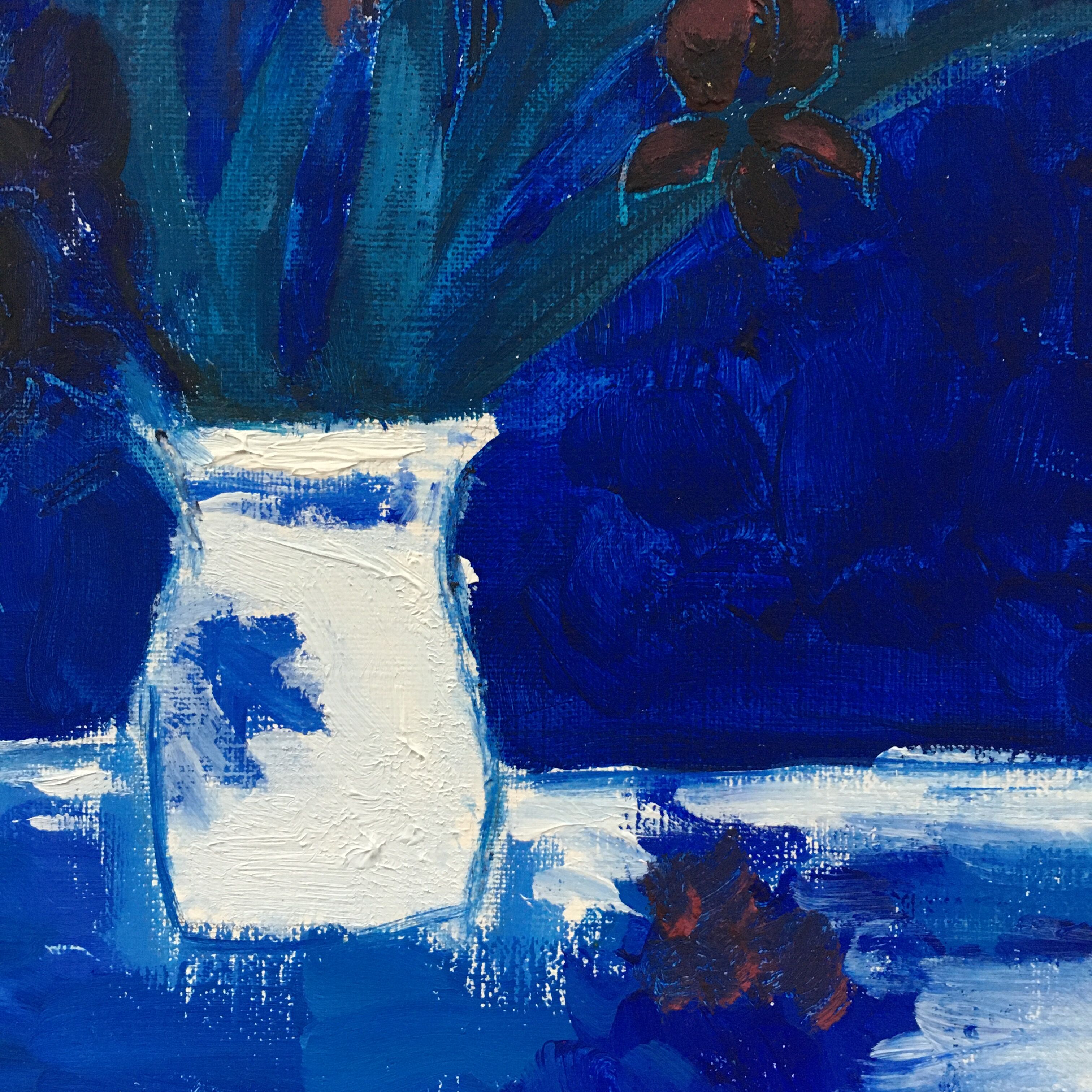 Table iris blue background
