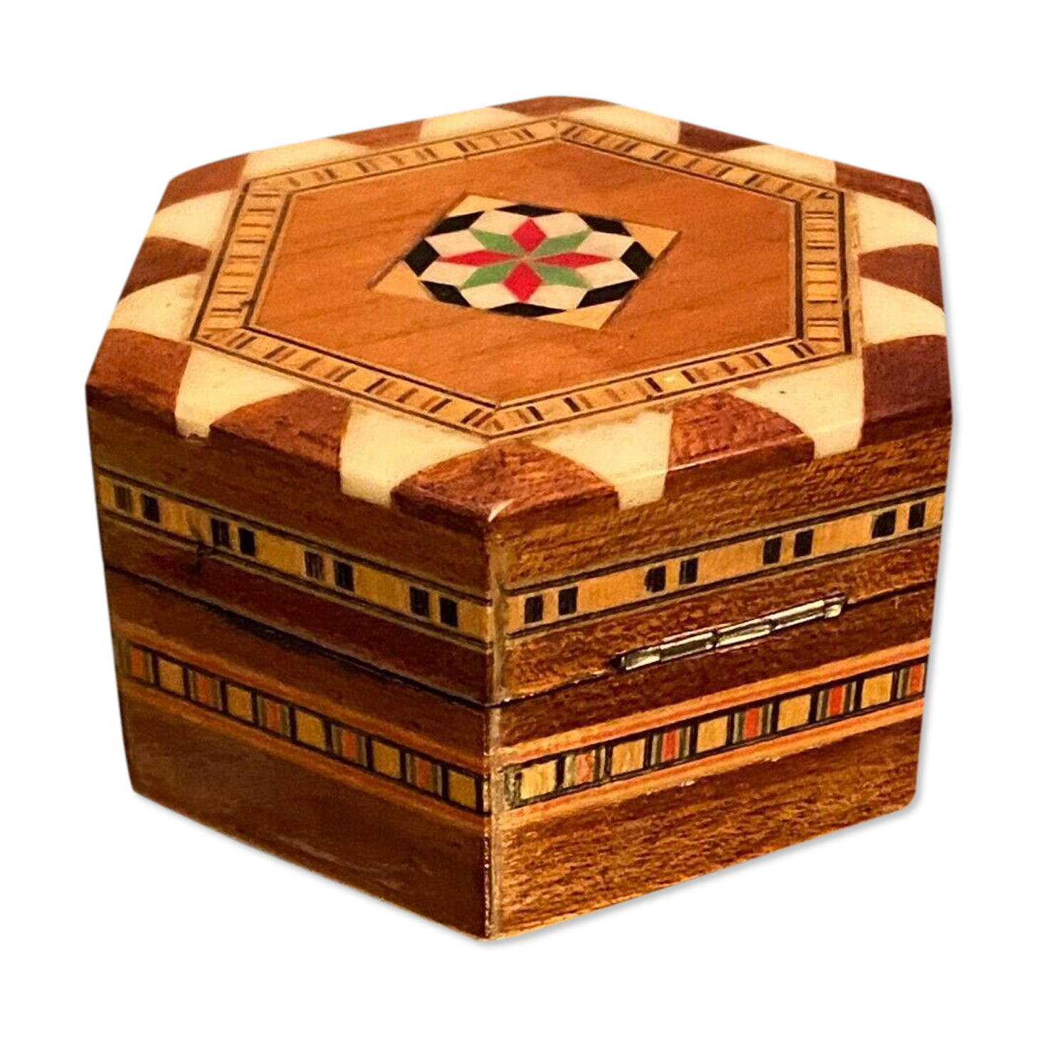 Hexagonal box box with Syrian-style inlaid decoration