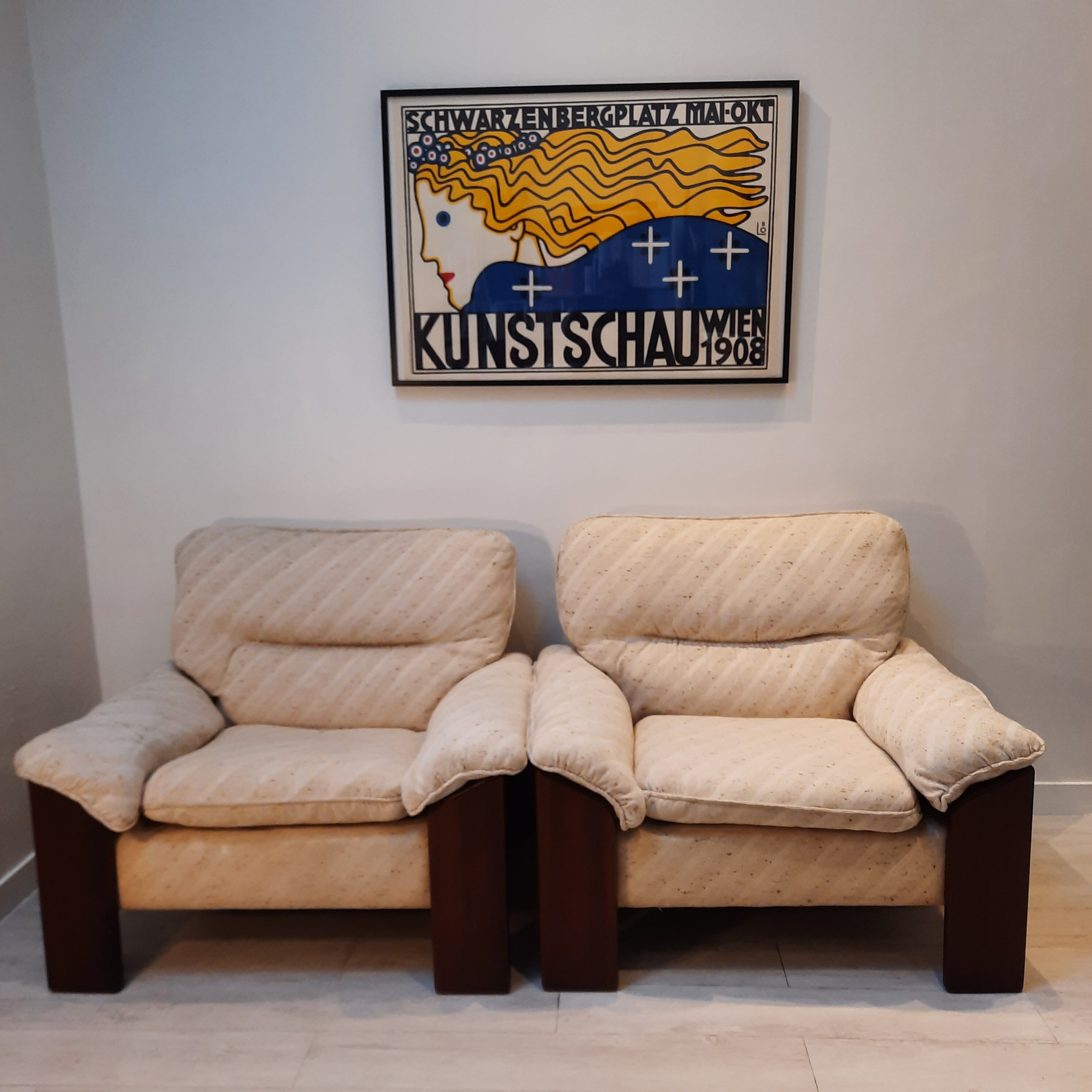 Pair of Italian armchair in Walnut 1970