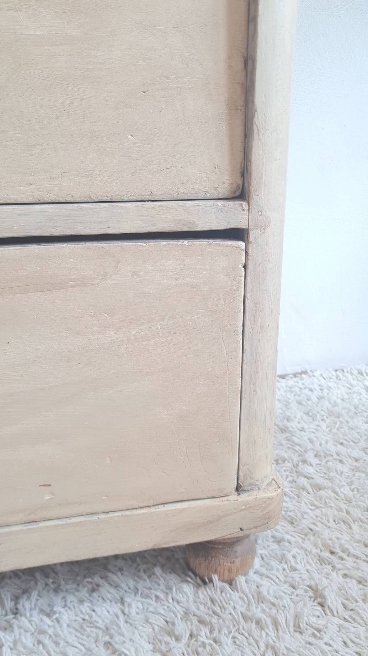 Commode ancienne de style anglais