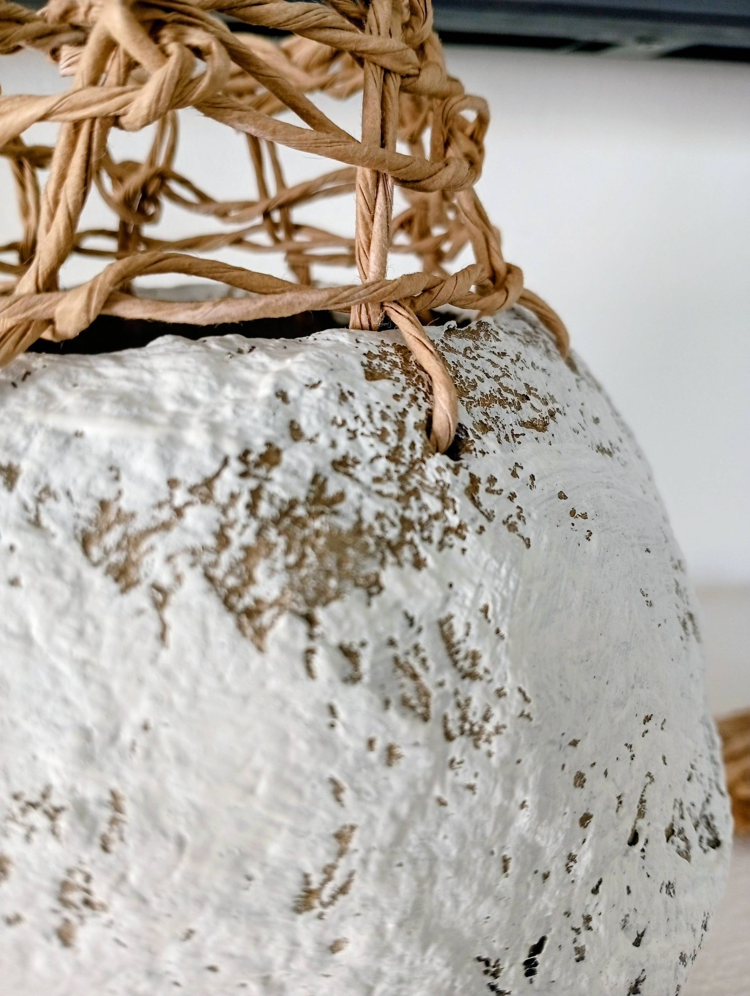 Vase sculptural effet pierre. Wabi sabi. Bohème
