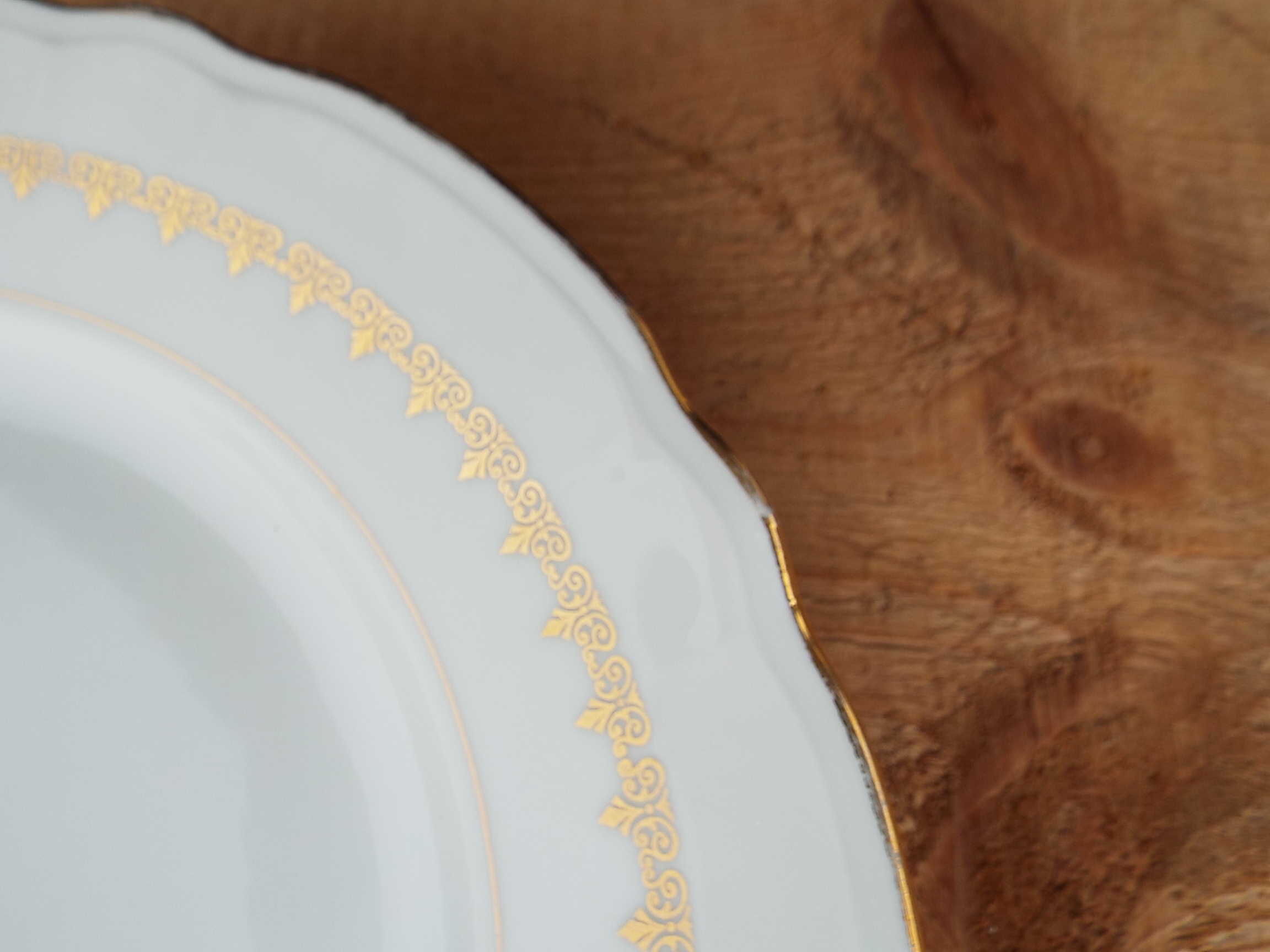 8 flat plates porcelain CNP