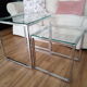 Tables basses gigognes design plateaux en verre transparent et piètements chromés