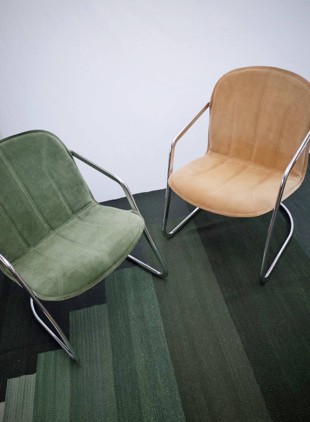 2 chaises vintage cantilever chrome