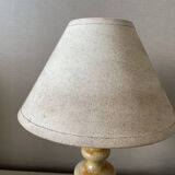Table lamp in turned wood