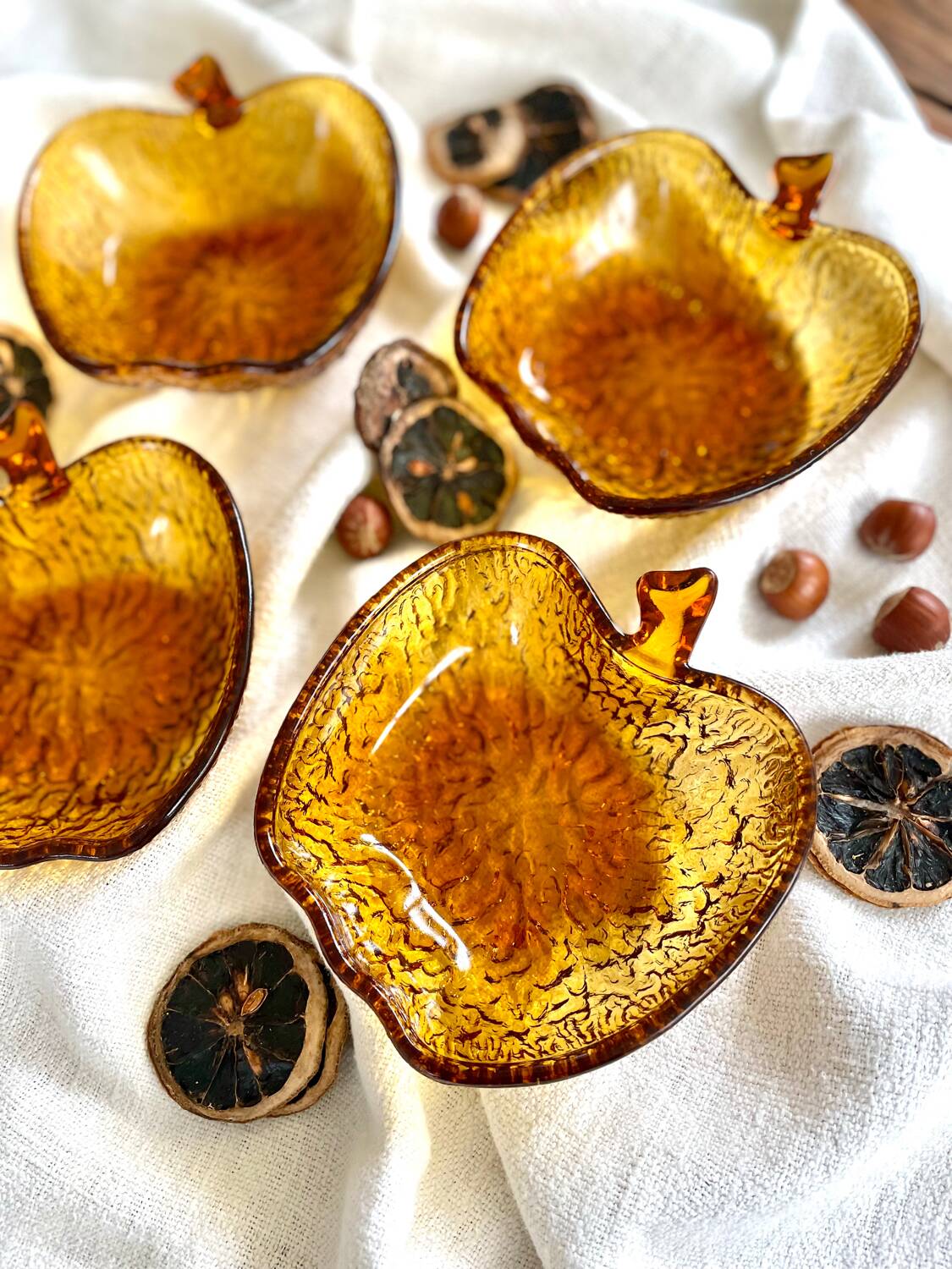Lot de 4 coupelles « pommes » vintage verre ambré