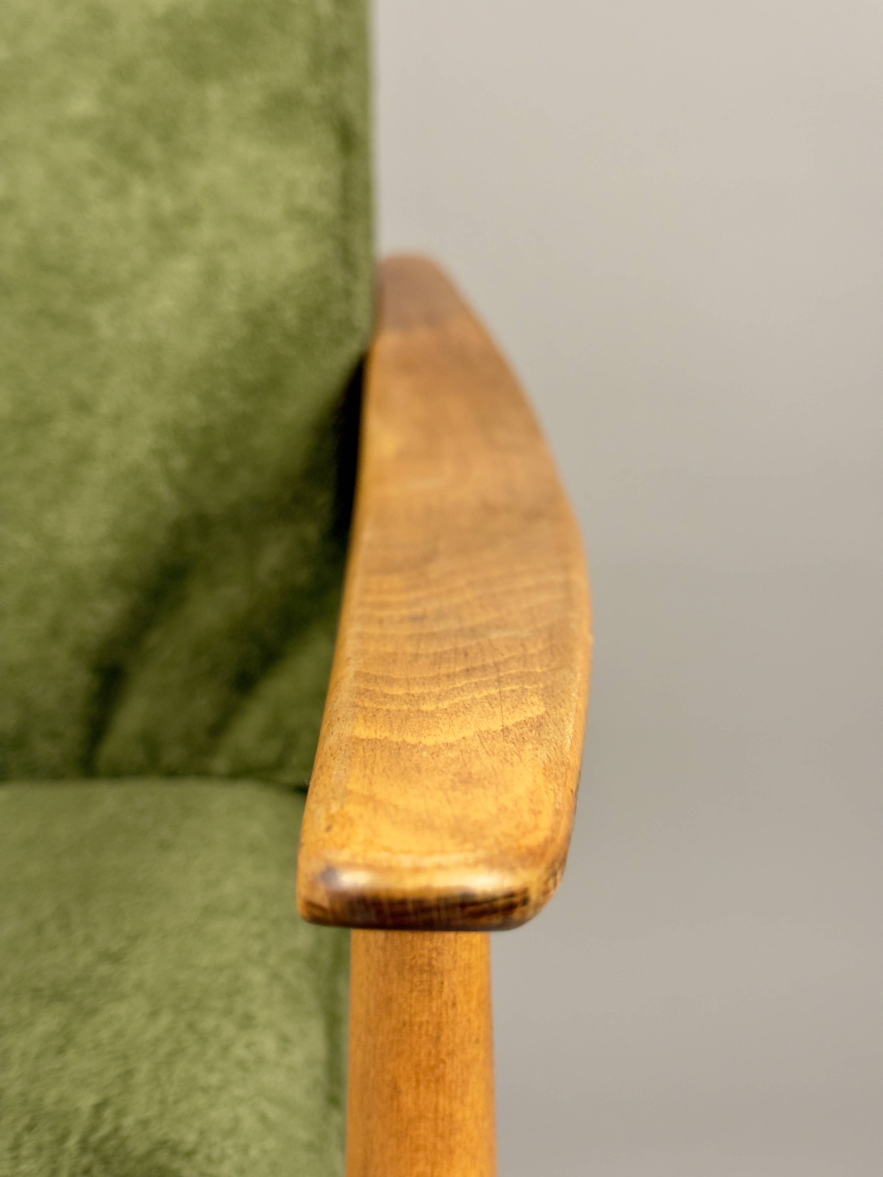 Fauteuil scandinave – revêtement vert, bois de hêtre, vintage