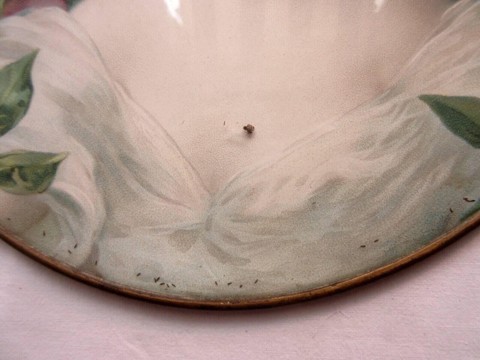 Round wall medallion frame, engraving of a woman with red roses, Art Deco