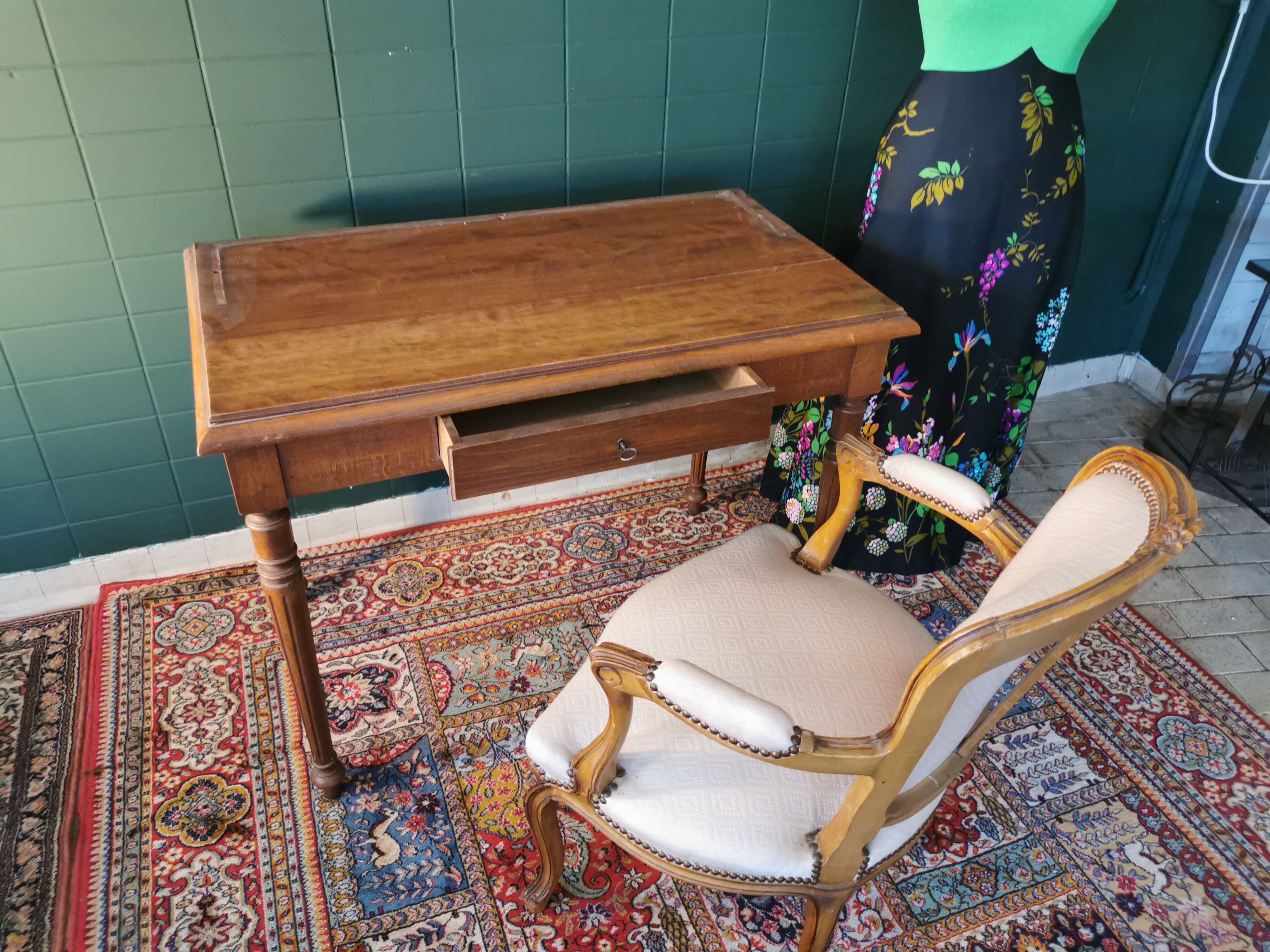 Empire style secretarial office