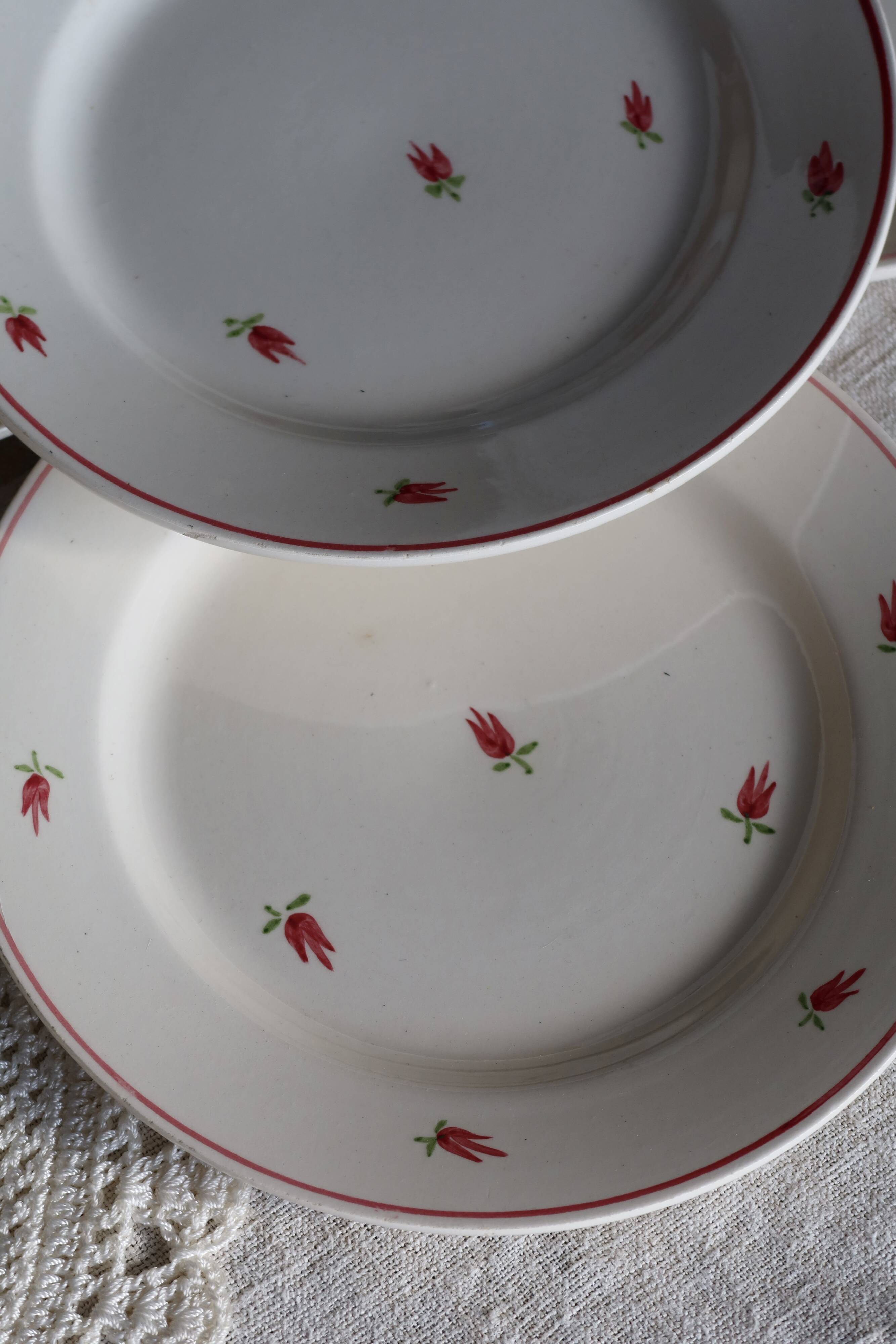 4 vintage earthenware dessert plates - Small floral pattern