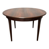 Extendable dining table in Rio rosewood