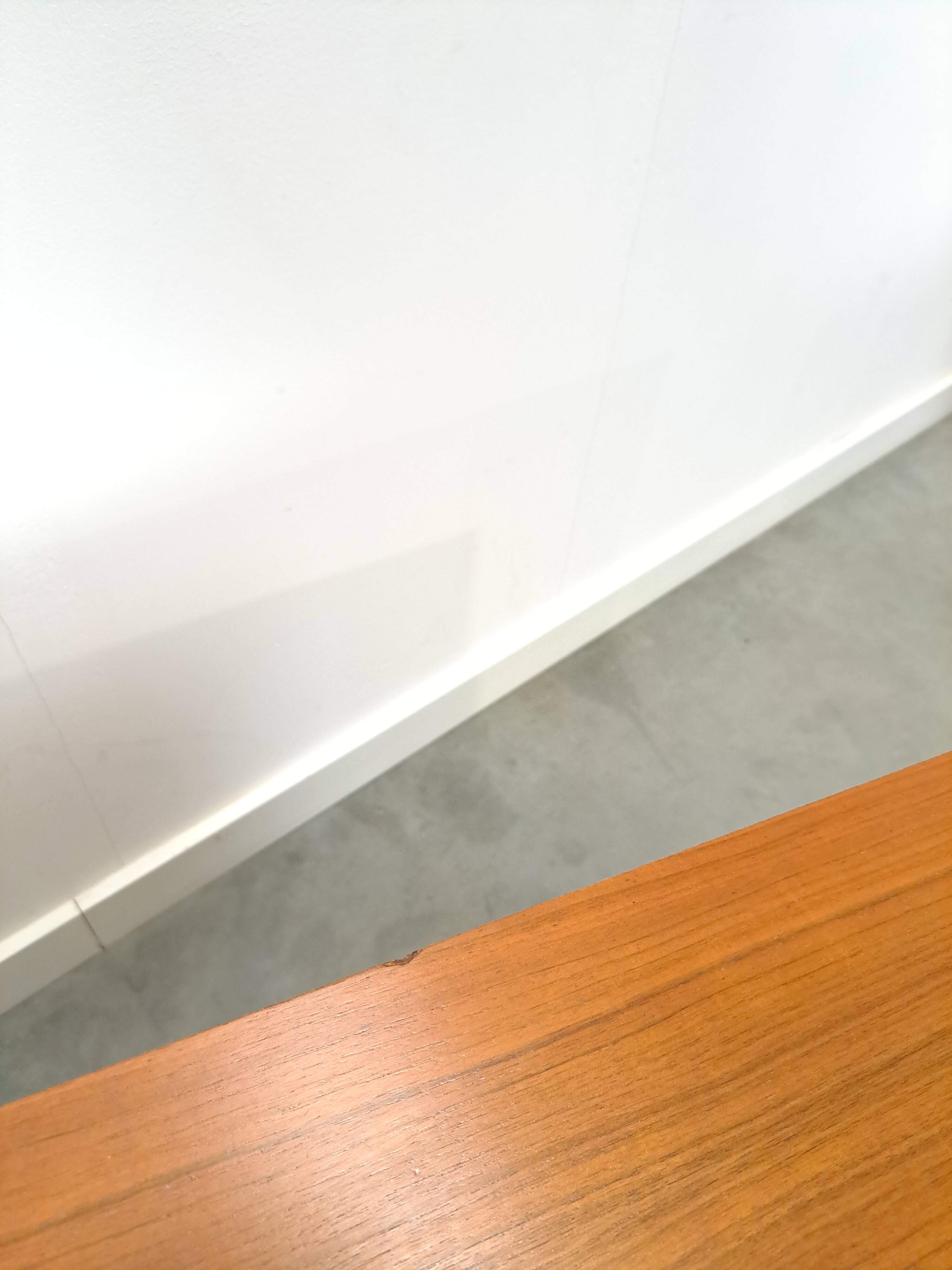 Fineer dressoir met draaibare bar en lades, barkast