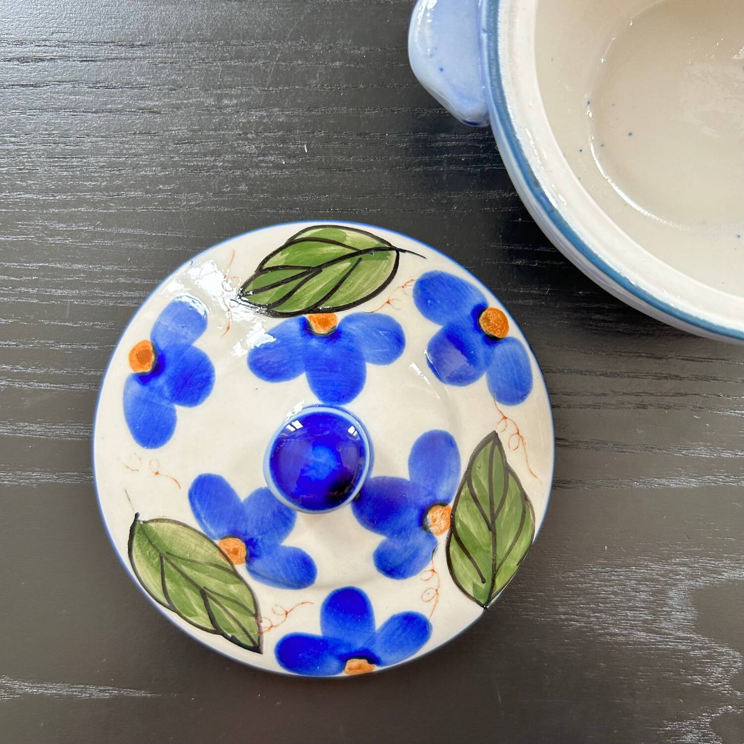 Porcelain candy dish with floral decoration