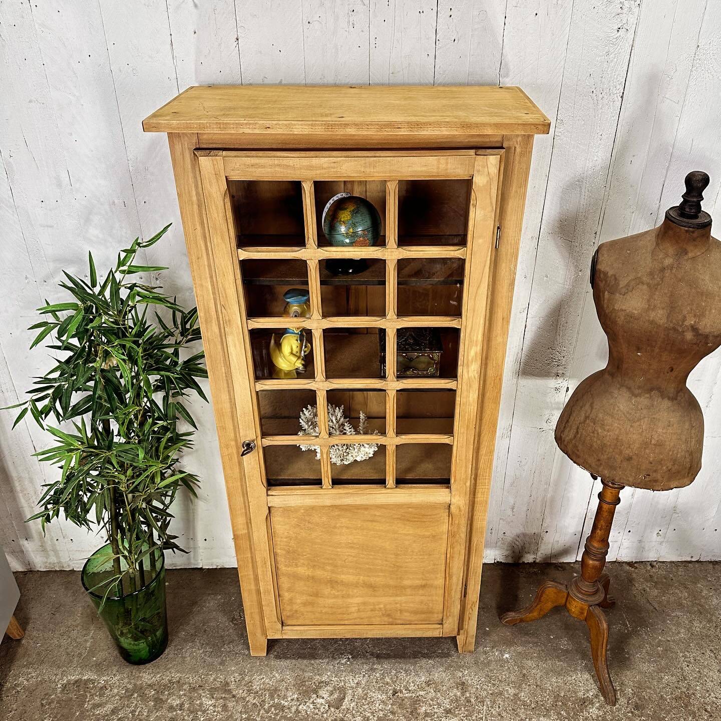 Vitrine armoire parisienne