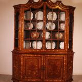 Vitrine hollandaise en marqueterie circa 1800