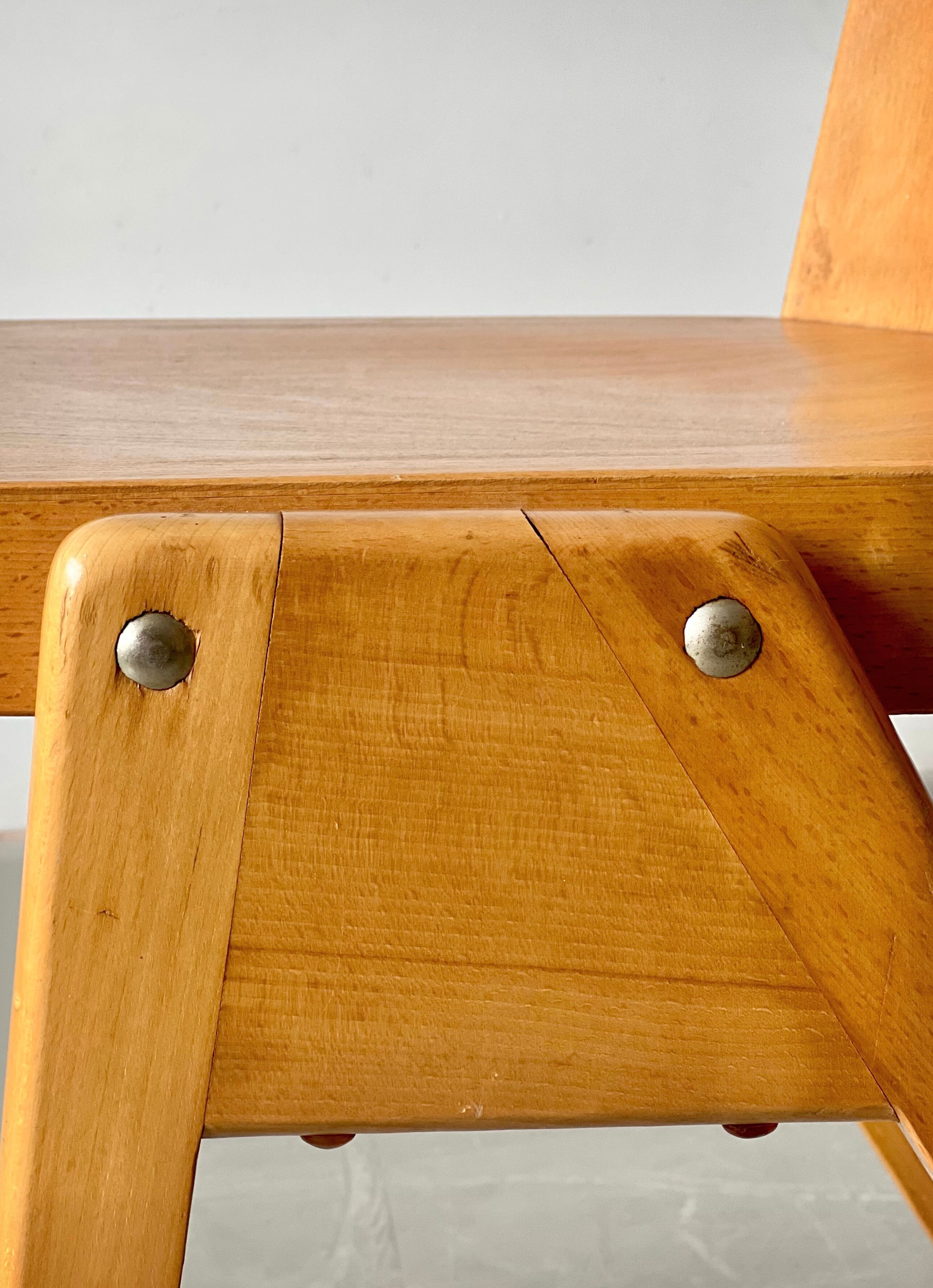 Series of 4 stackable chairs