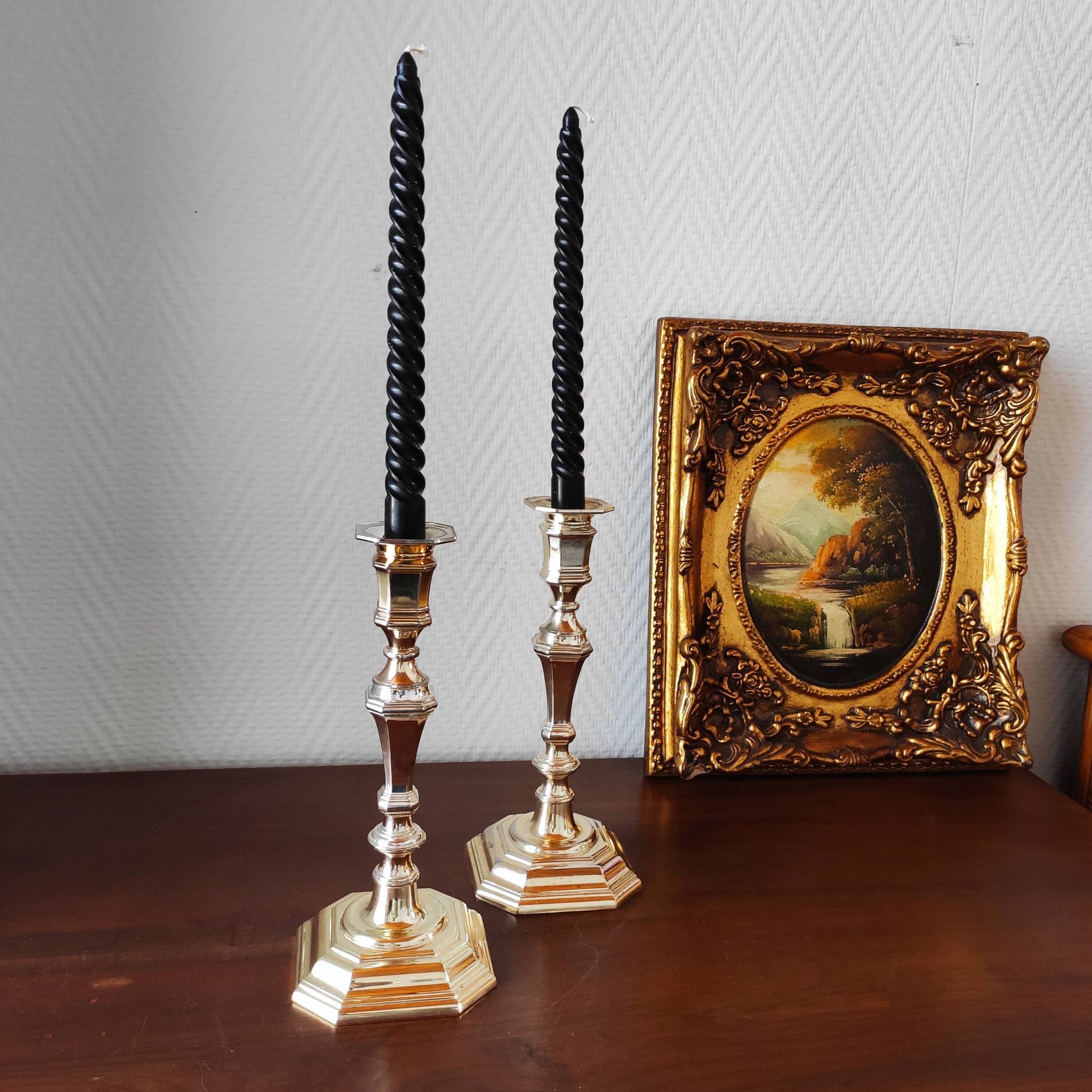 Paire de bougeoirs vintage classiques