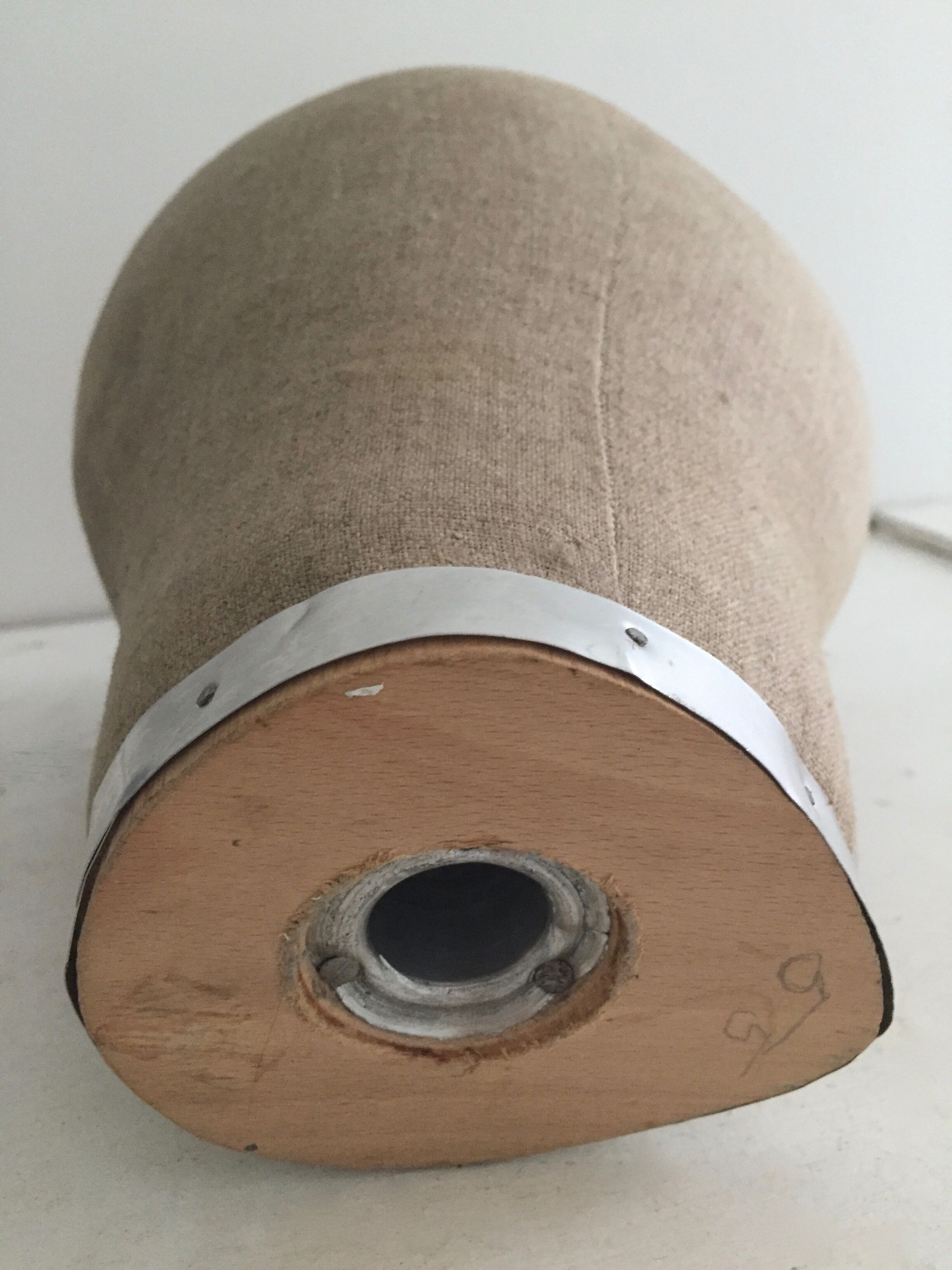 Marotte en lin, accessoire de modiste