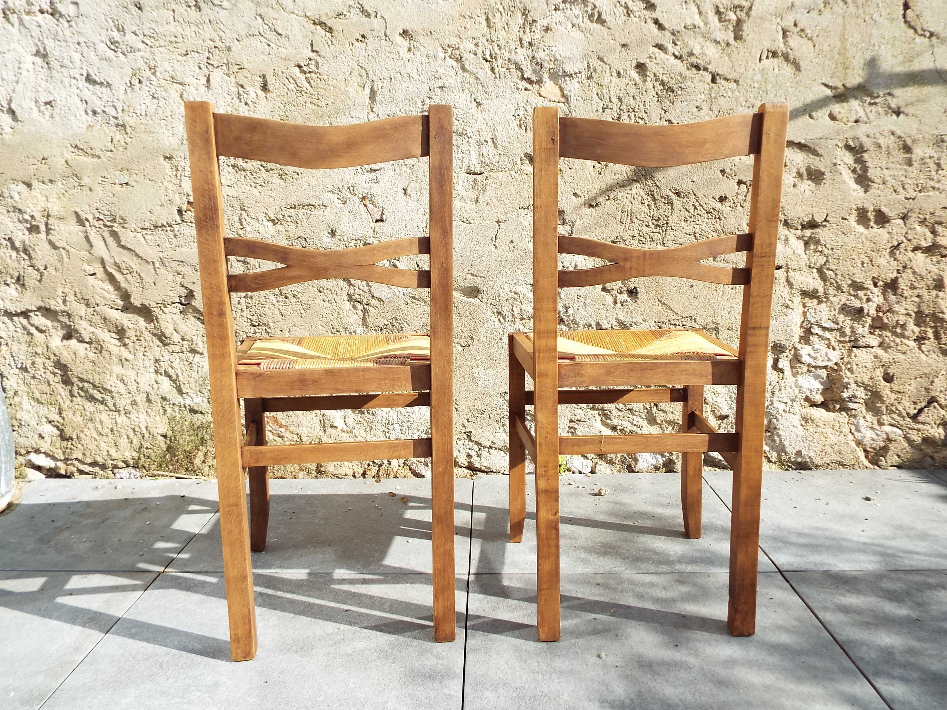 2 mulched chairs