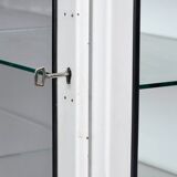 Armoire à pharmacie vintage en fer et verre, années 1970