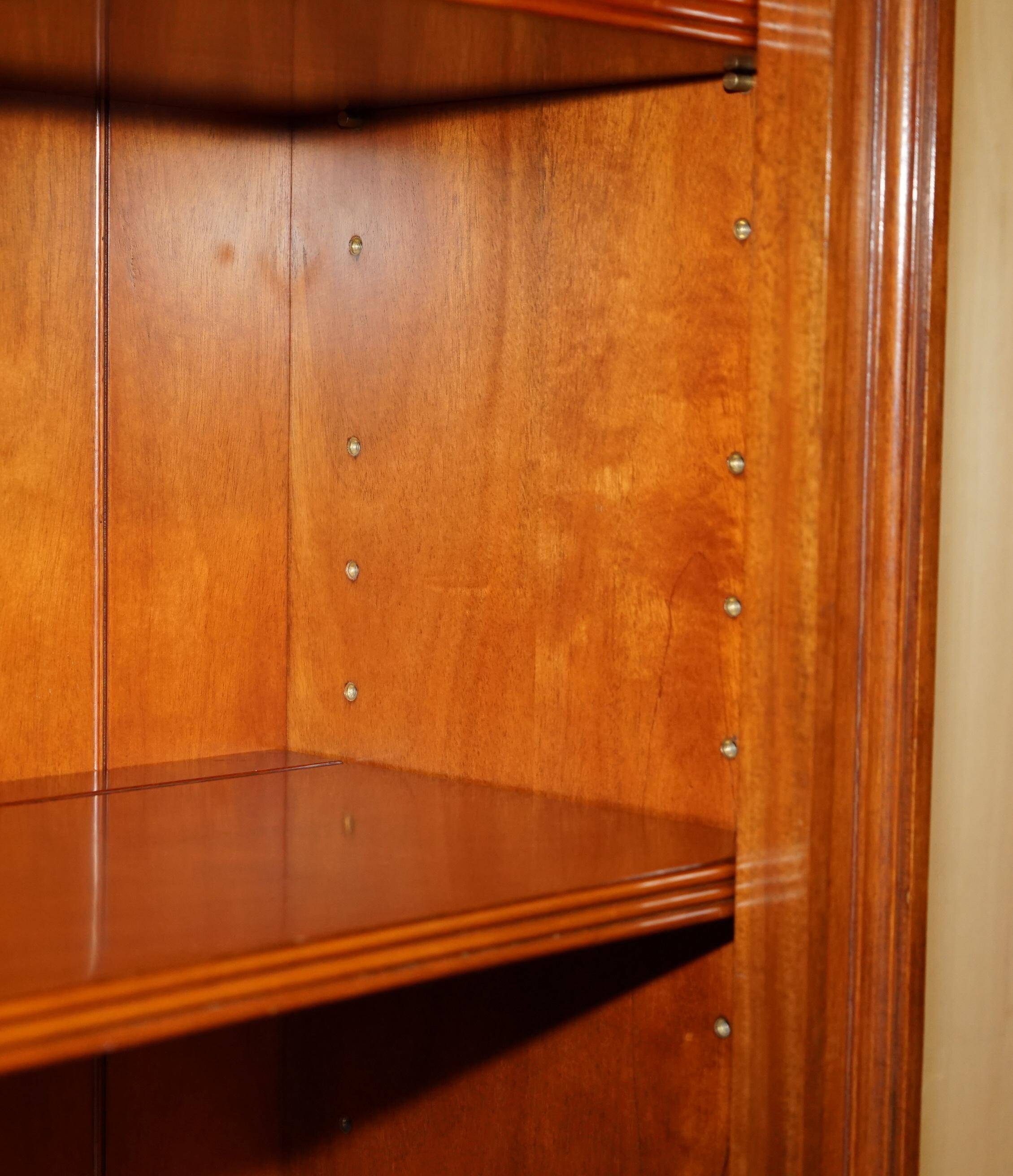 Bibliothèque ouverte Ralph Lauren extra large en bois dur