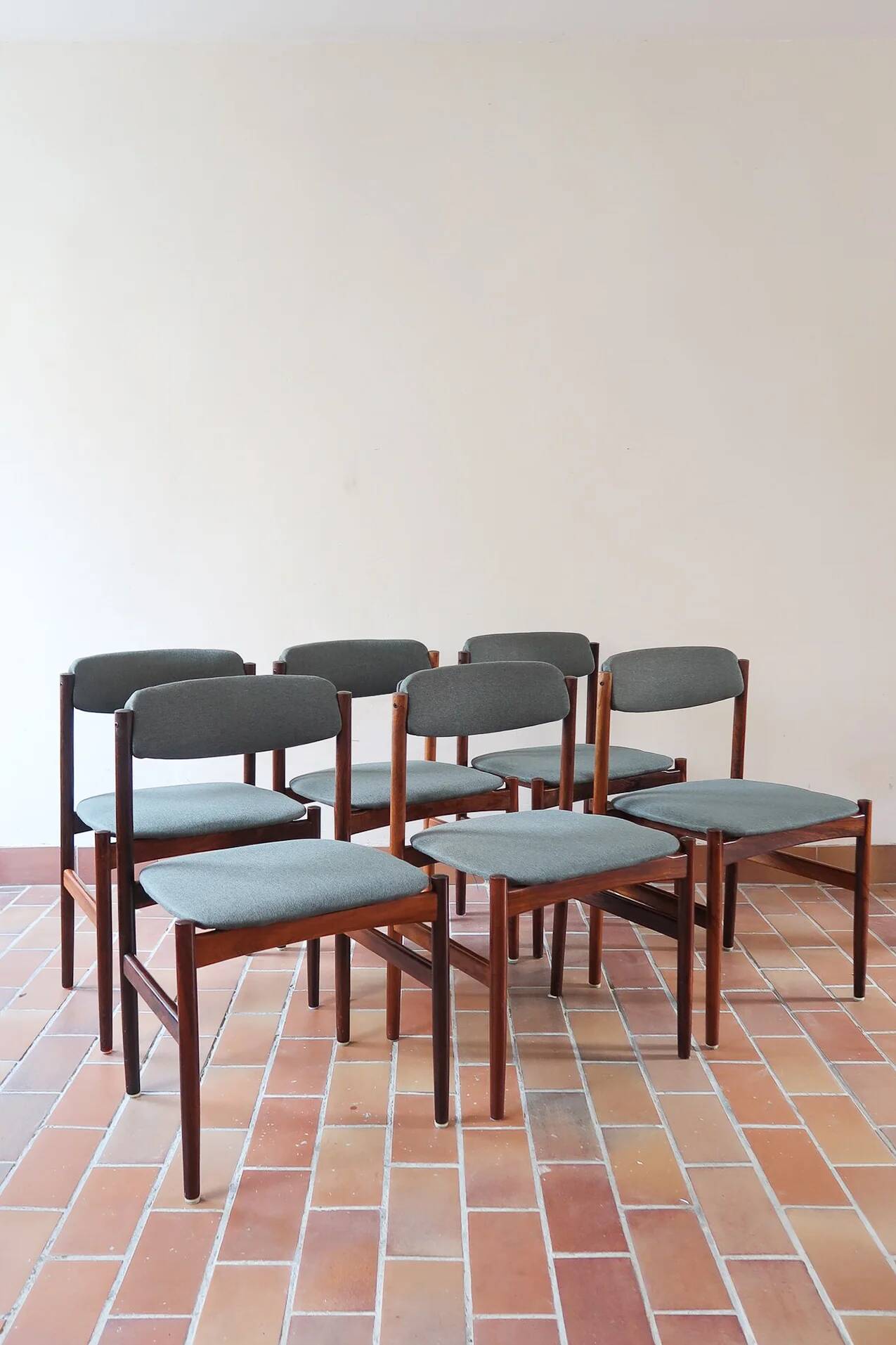 6 Scandinavian chairs in rosewood, with green-grey seats.