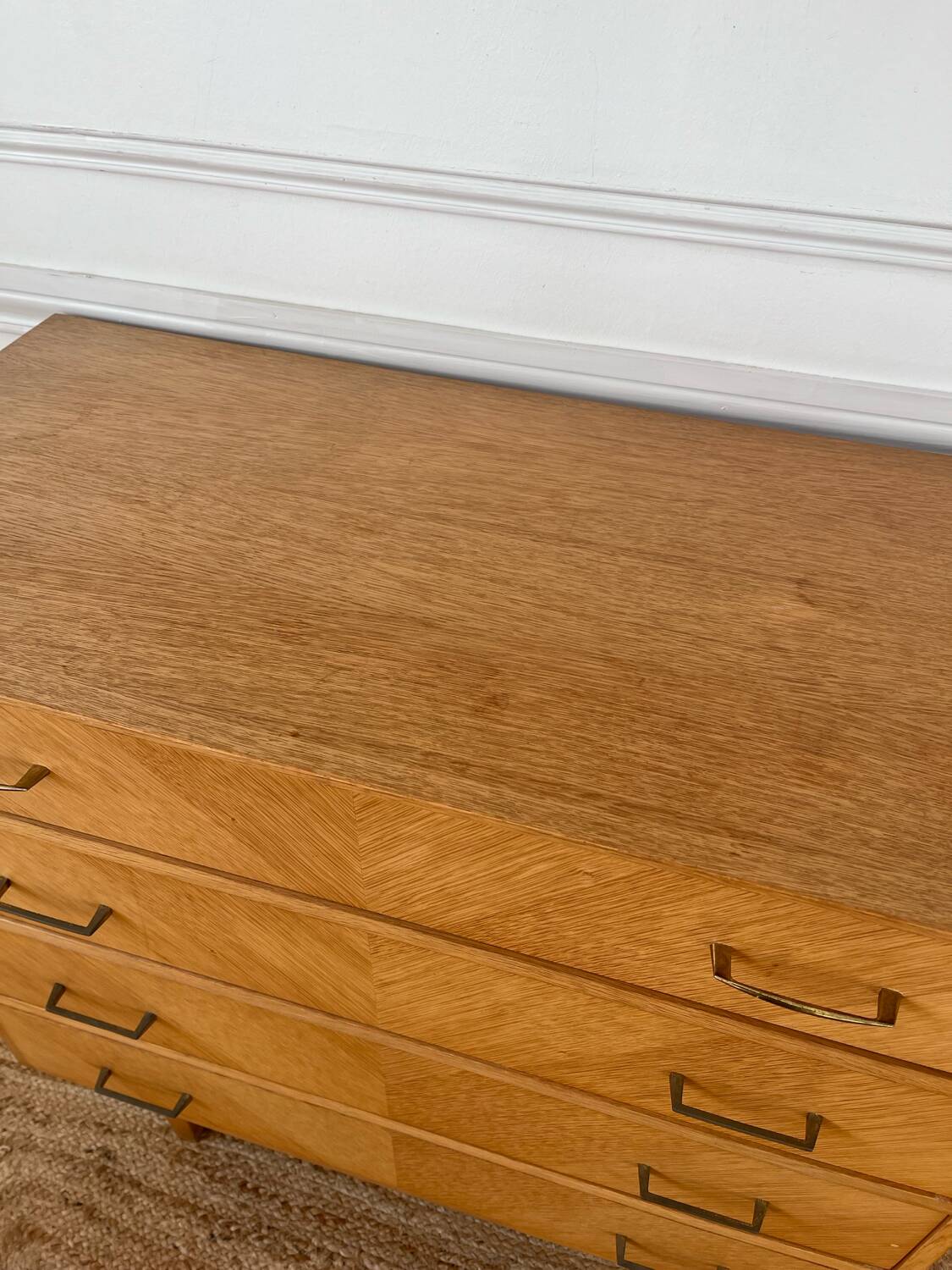 Vintage wooden chest of drawers with 4 drawers