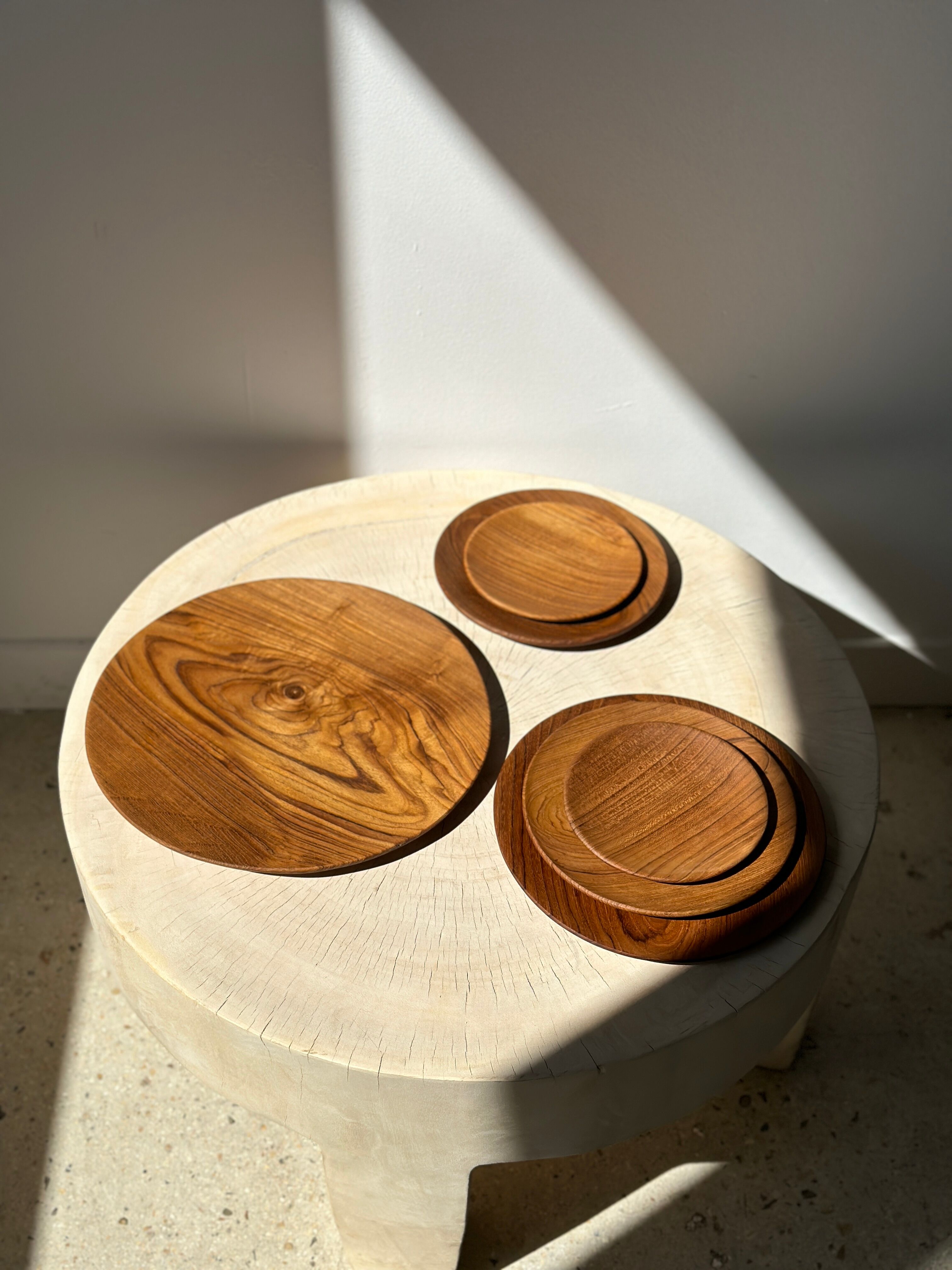 Set of 4 flat monoxyl teak trays