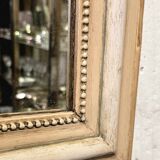 Miroir à fronton sculpté, stuc et bois peint de style Napoléon III - début