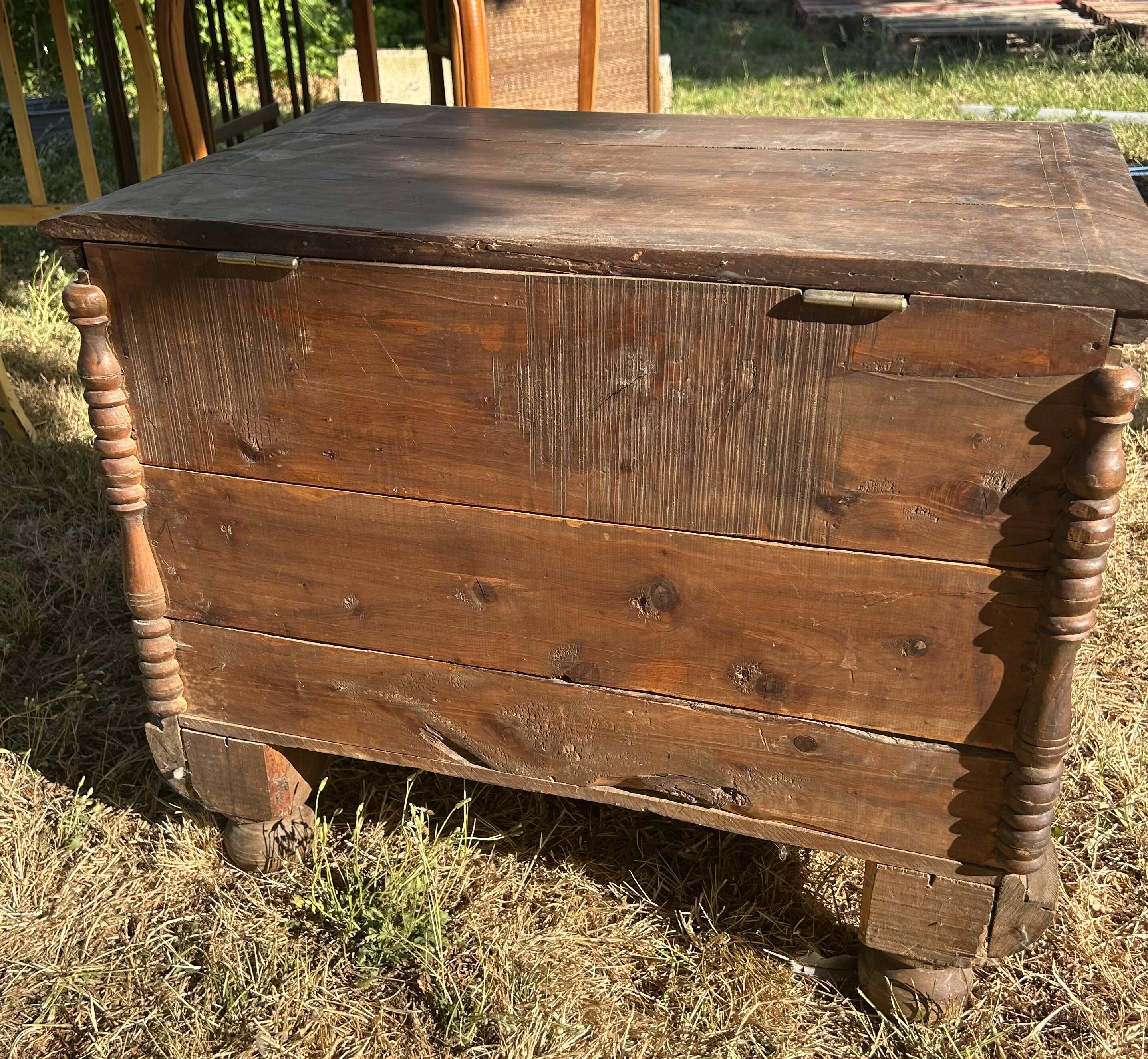 Solid Provençal wooden chest