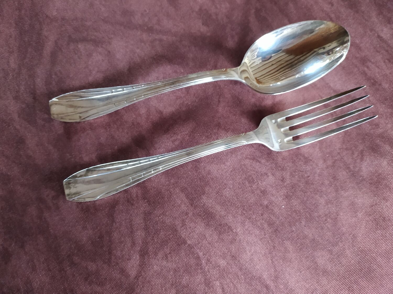 Silvered metal cutlery