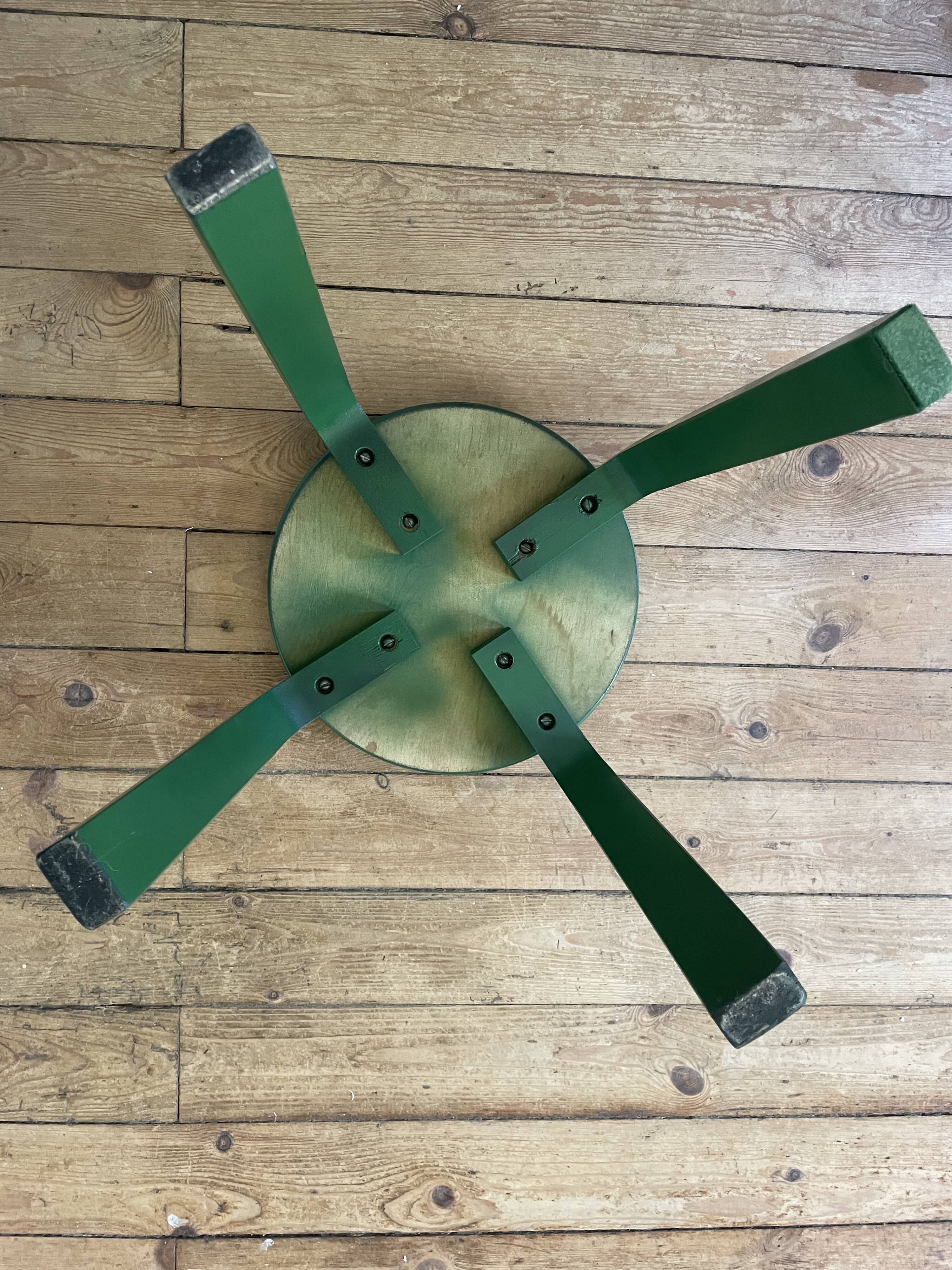 Tabouret Style Alvar Aalto vert